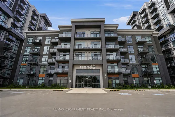 460 Dundas Street E