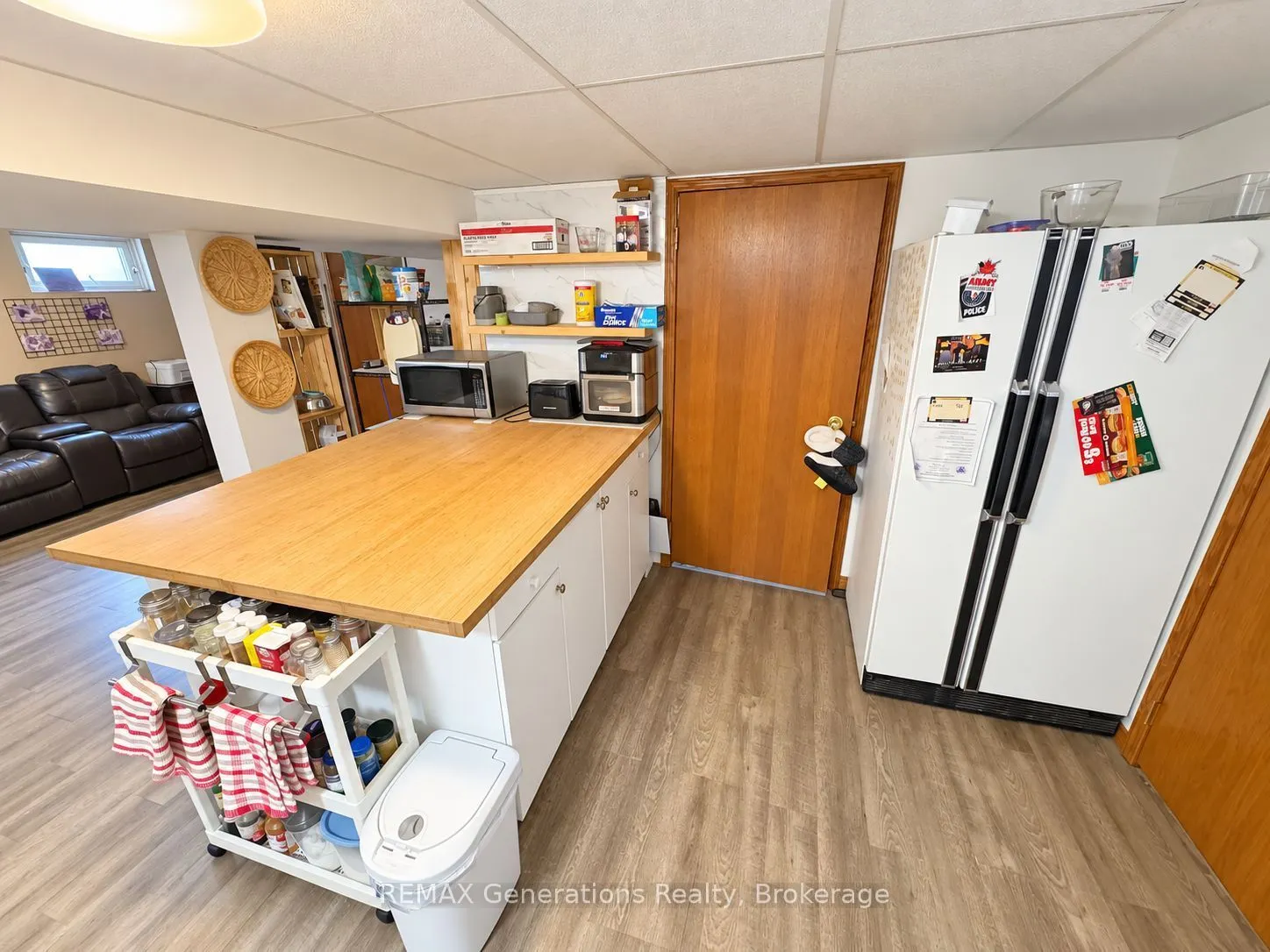 251 Francis Street W
