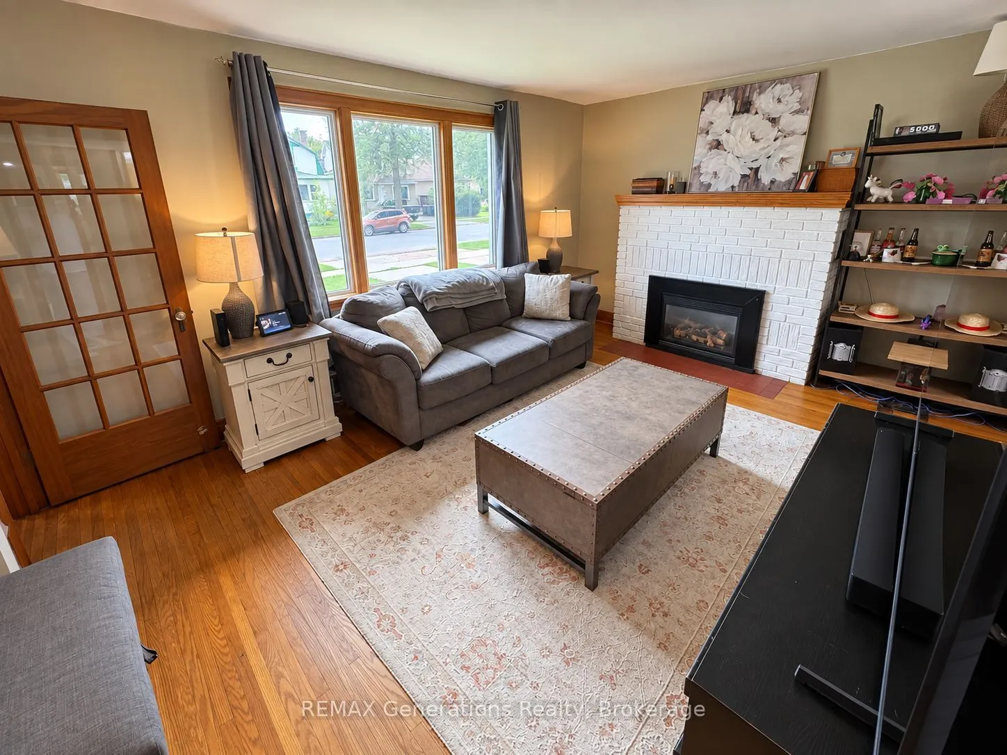 251 Francis Street W