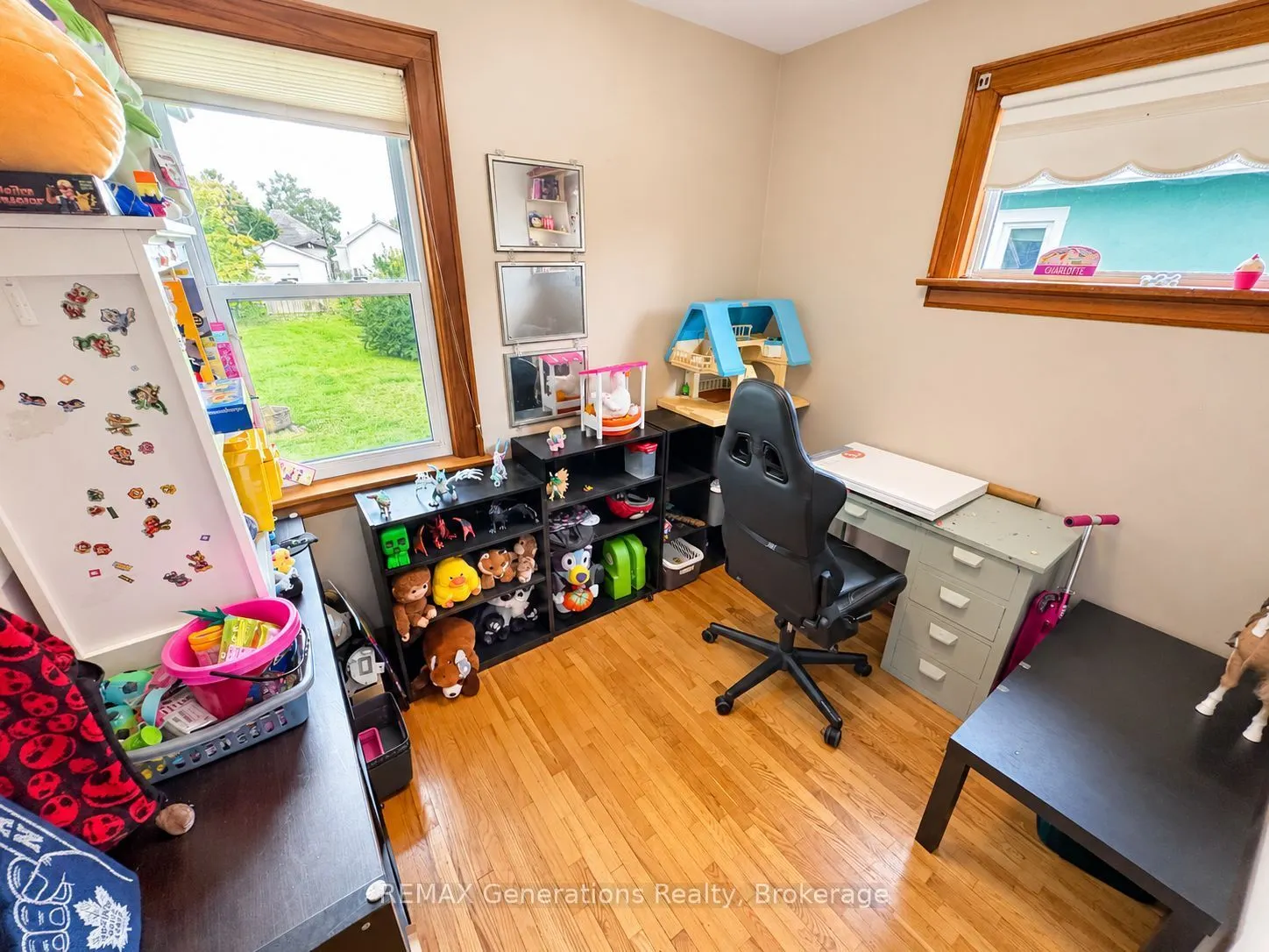 251 Francis Street W