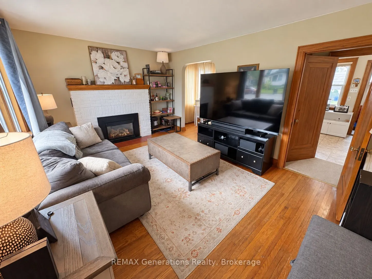 251 Francis Street W