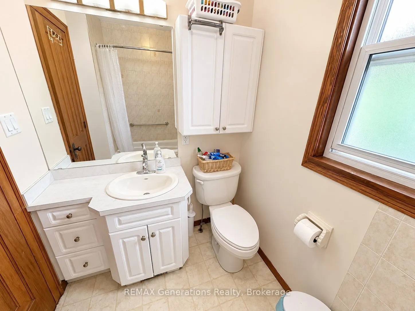 251 Francis Street W