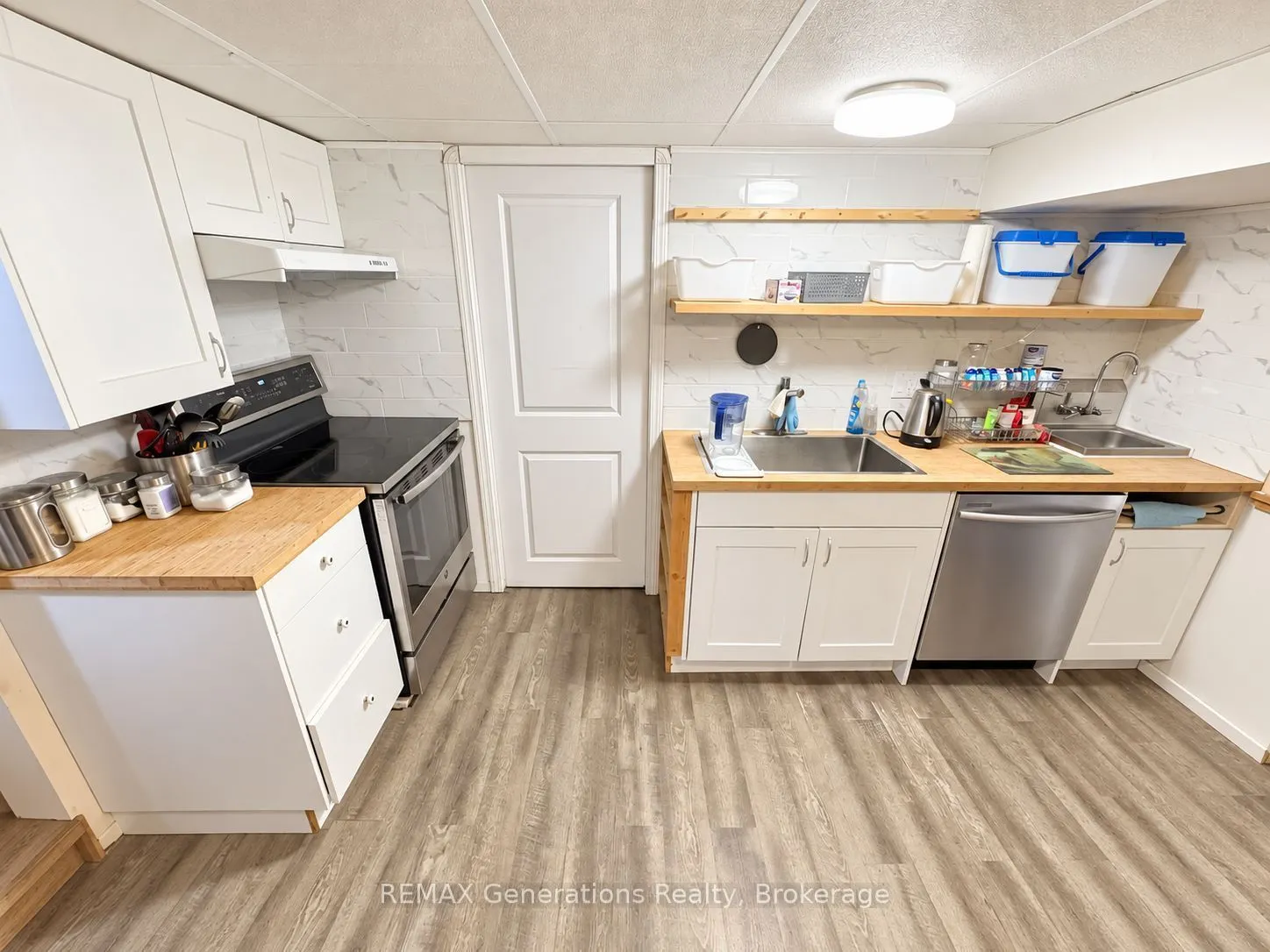 251 Francis Street W