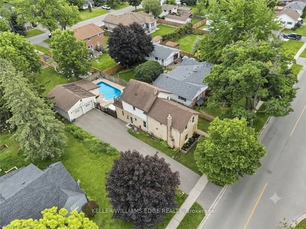 32 Clench Avenue