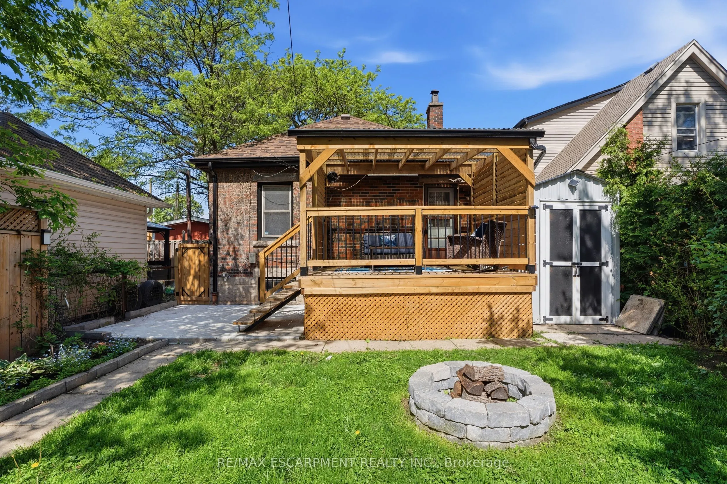 96 PALING Avenue