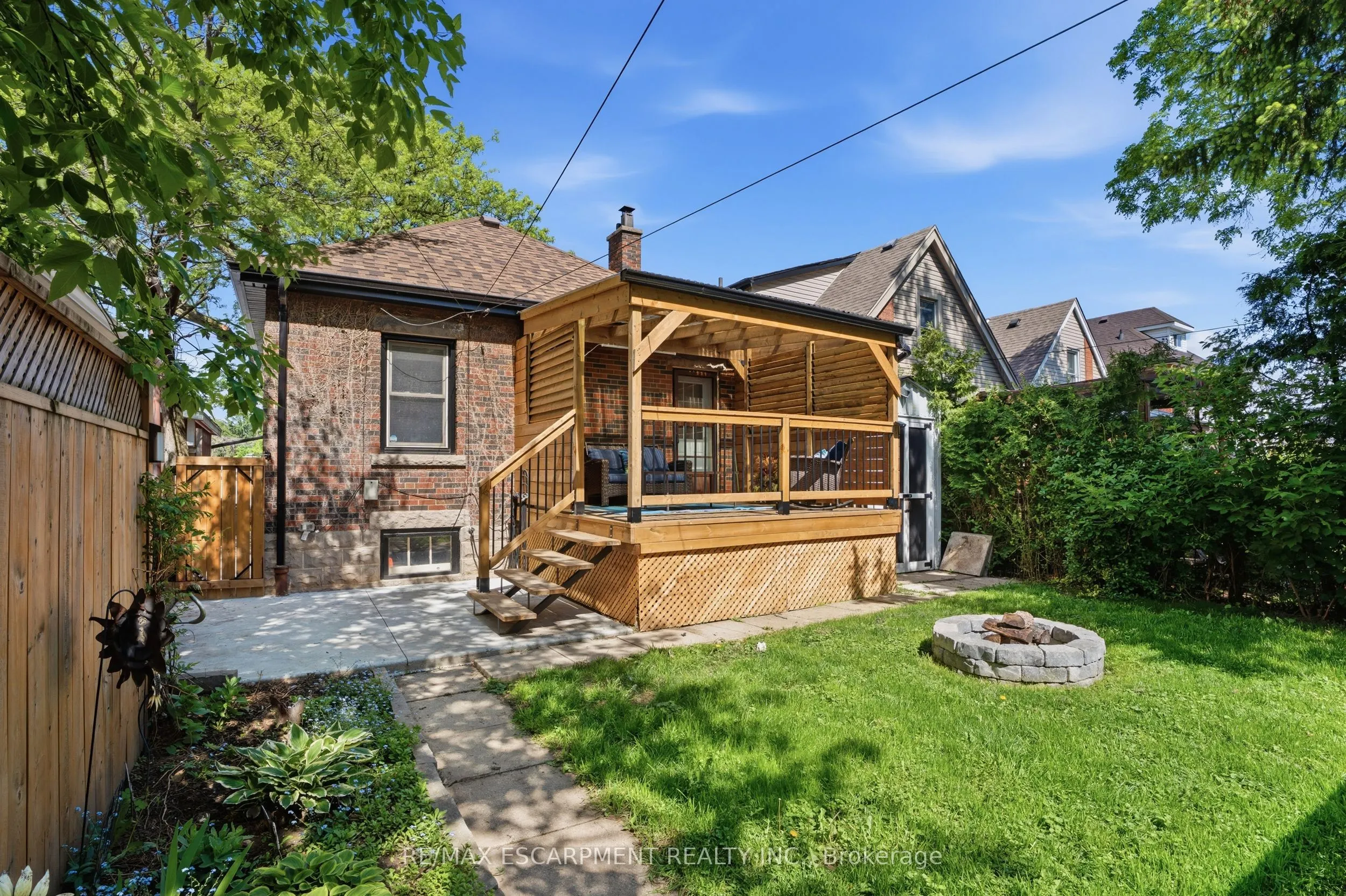 96 PALING Avenue