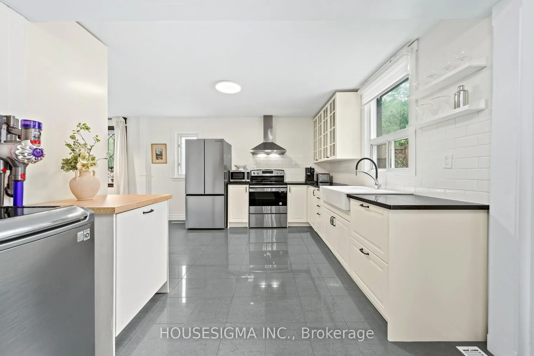 22 Arkledun Avenue