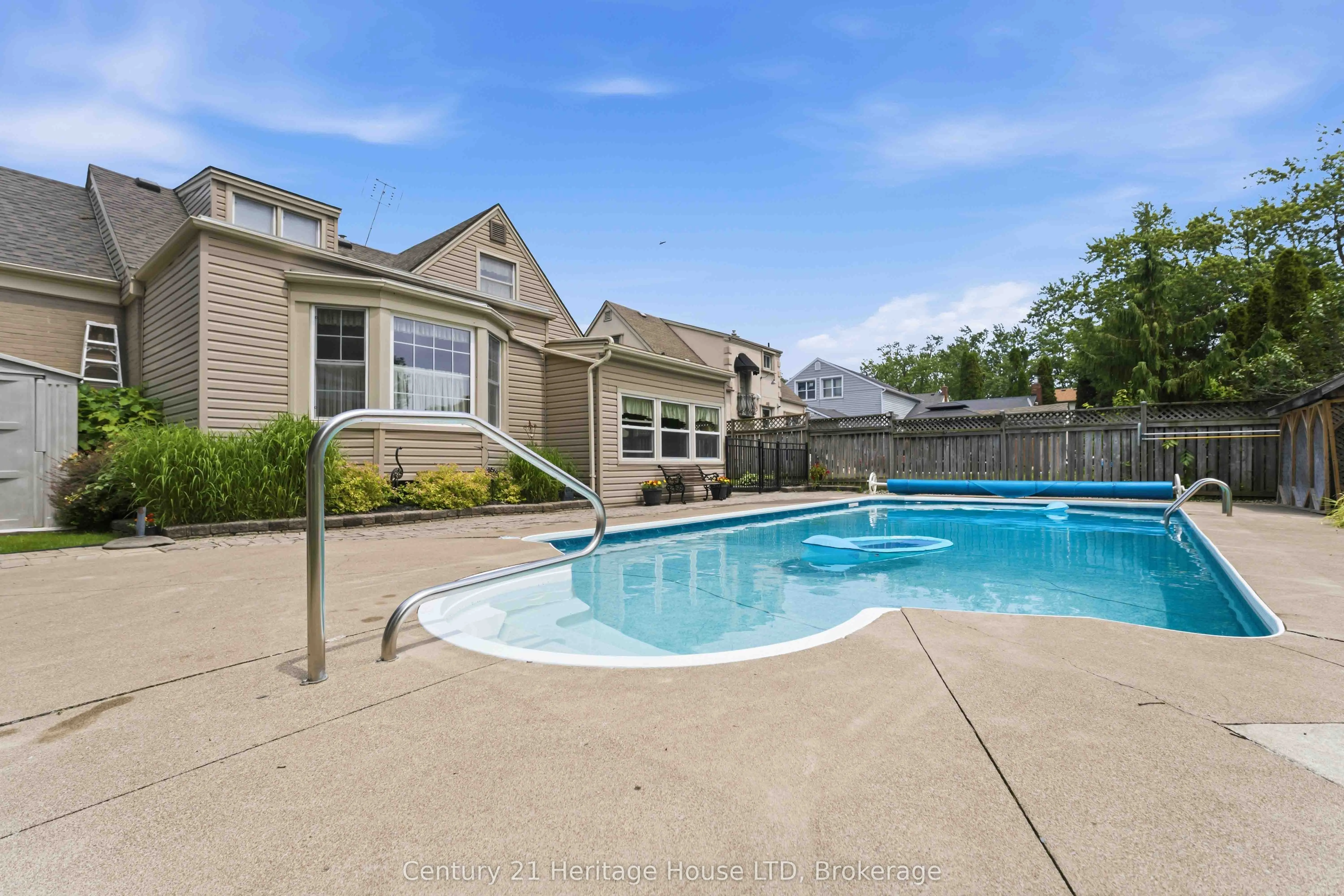 25 GLENVIEW Avenue
