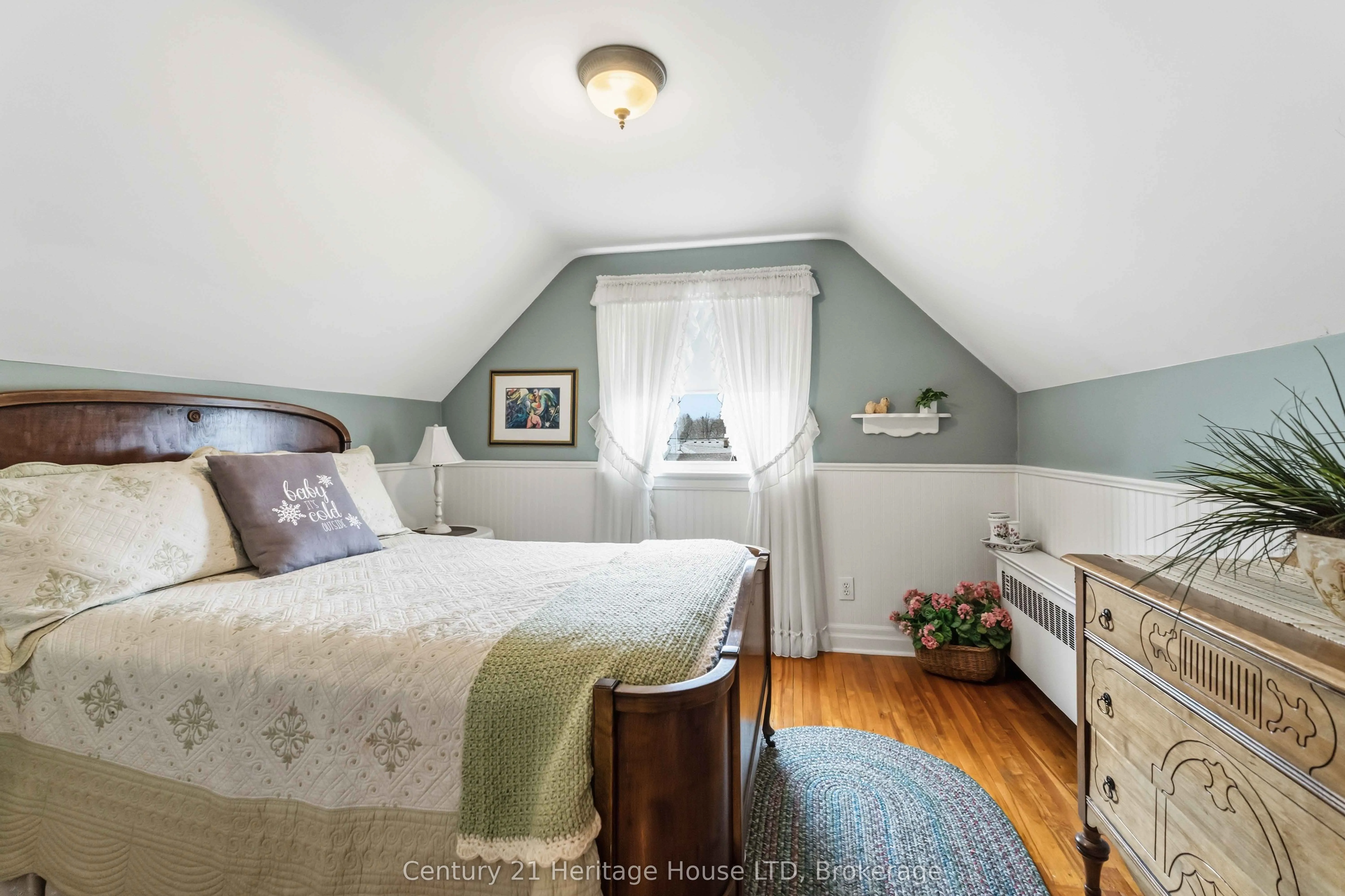 25 GLENVIEW Avenue