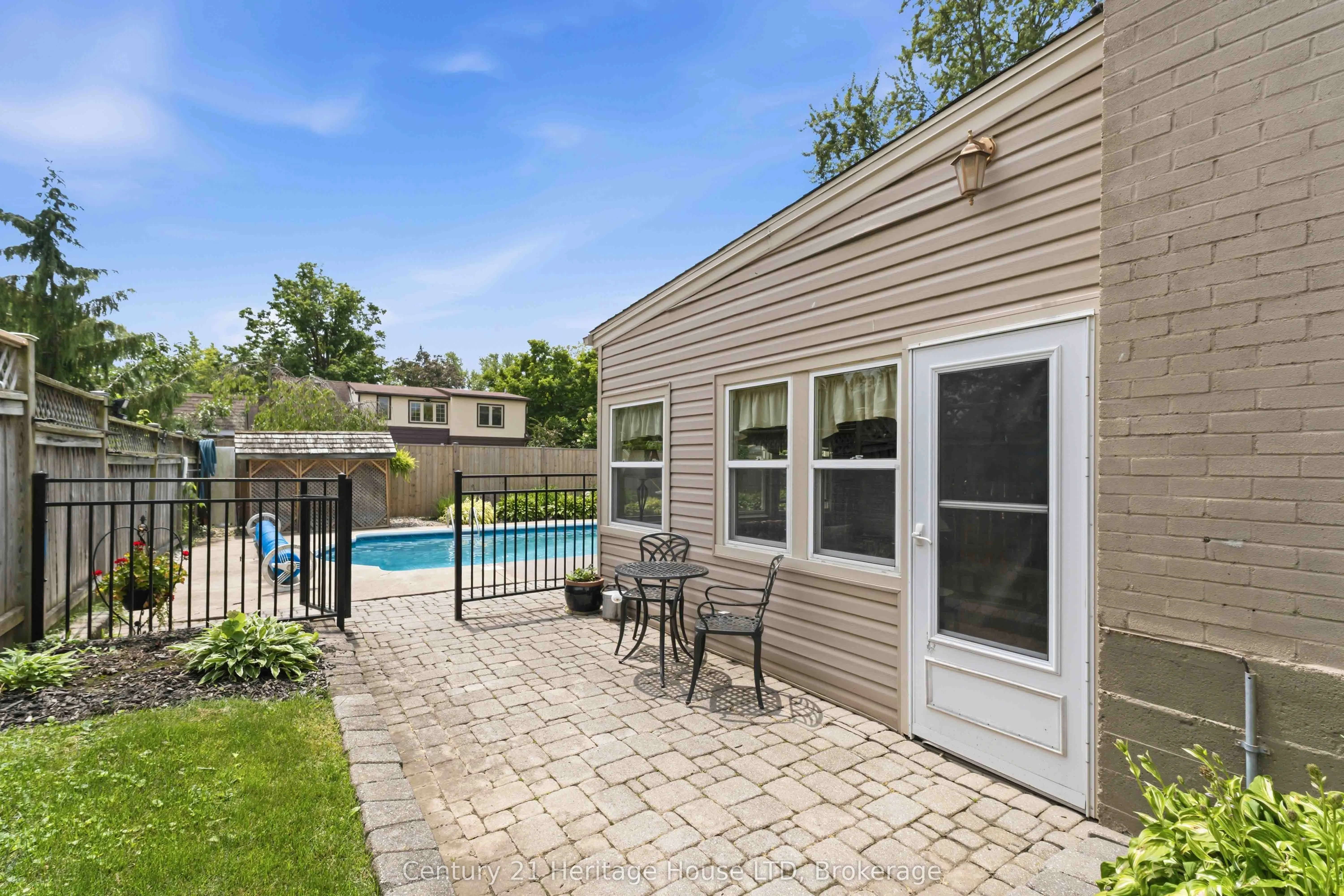 25 GLENVIEW Avenue