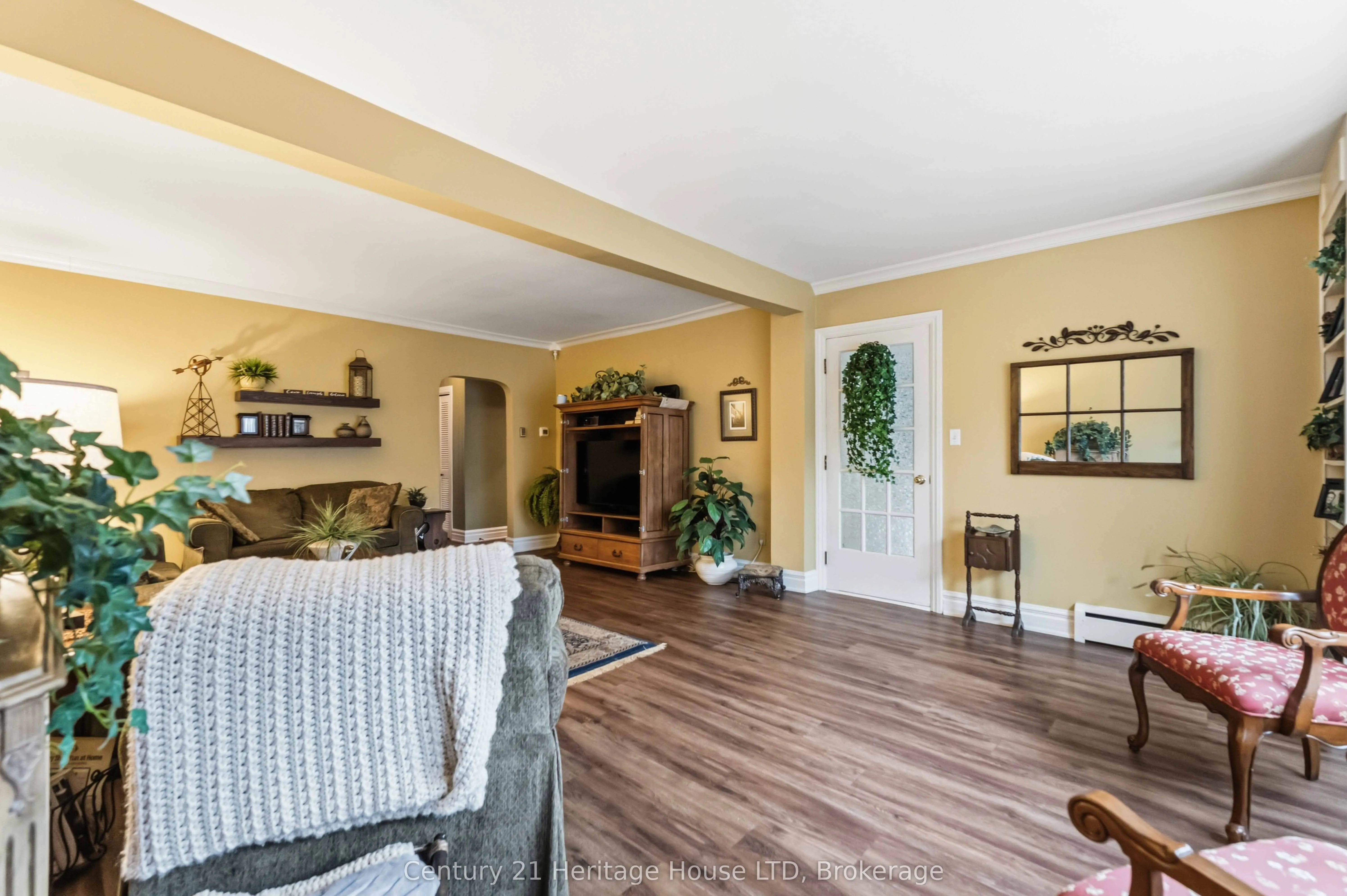 25 GLENVIEW Avenue