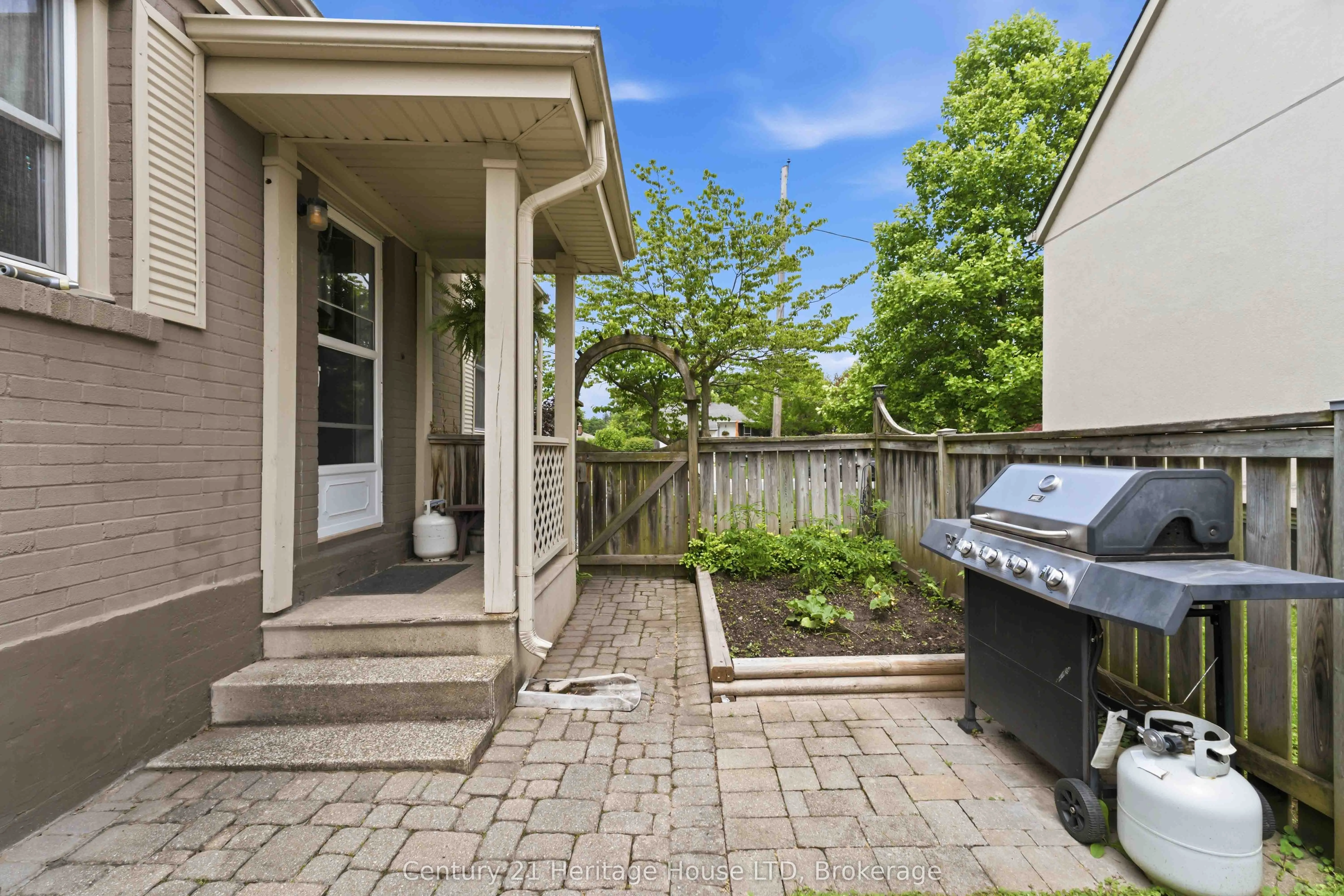 25 GLENVIEW Avenue