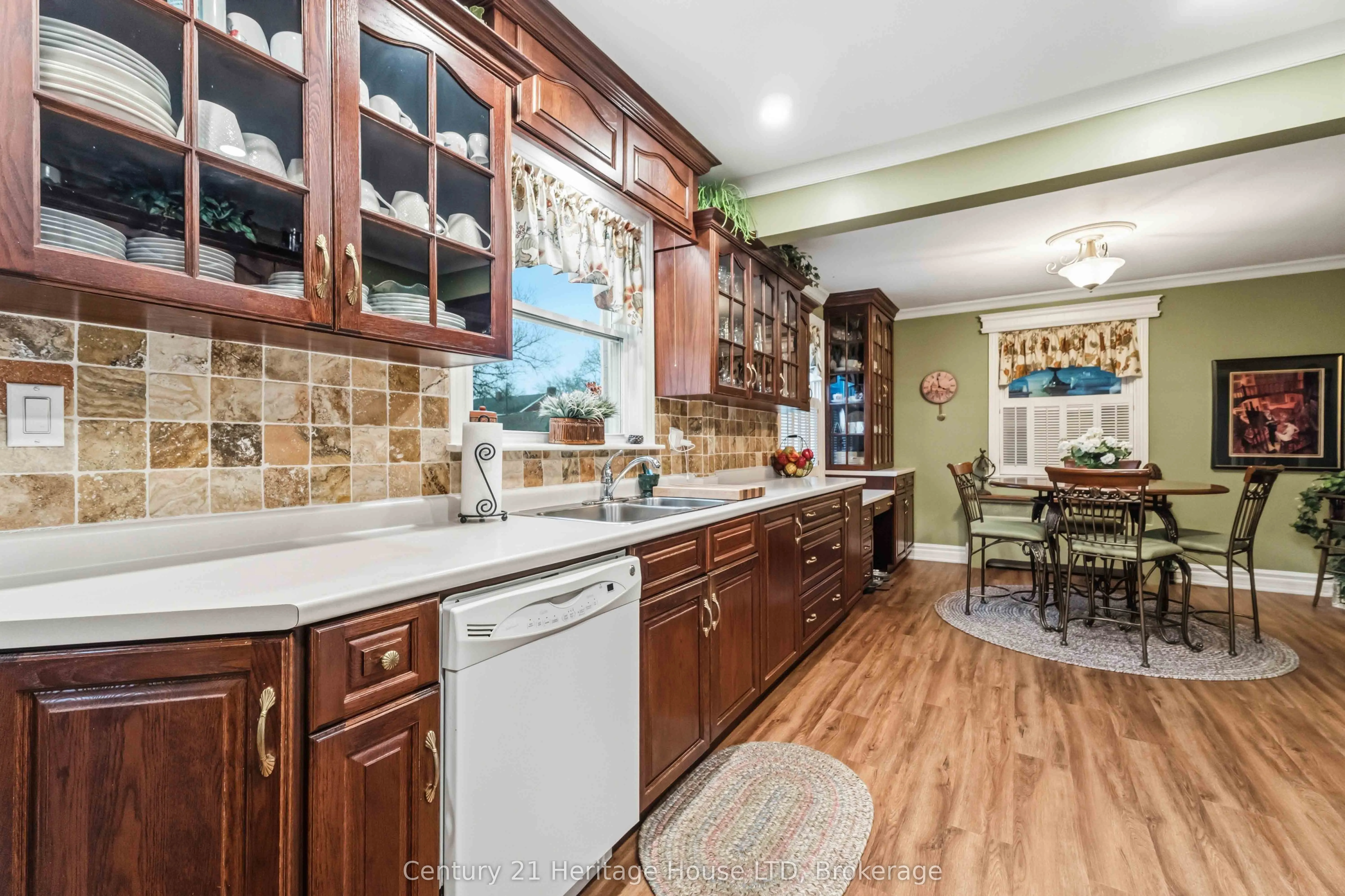 25 GLENVIEW Avenue