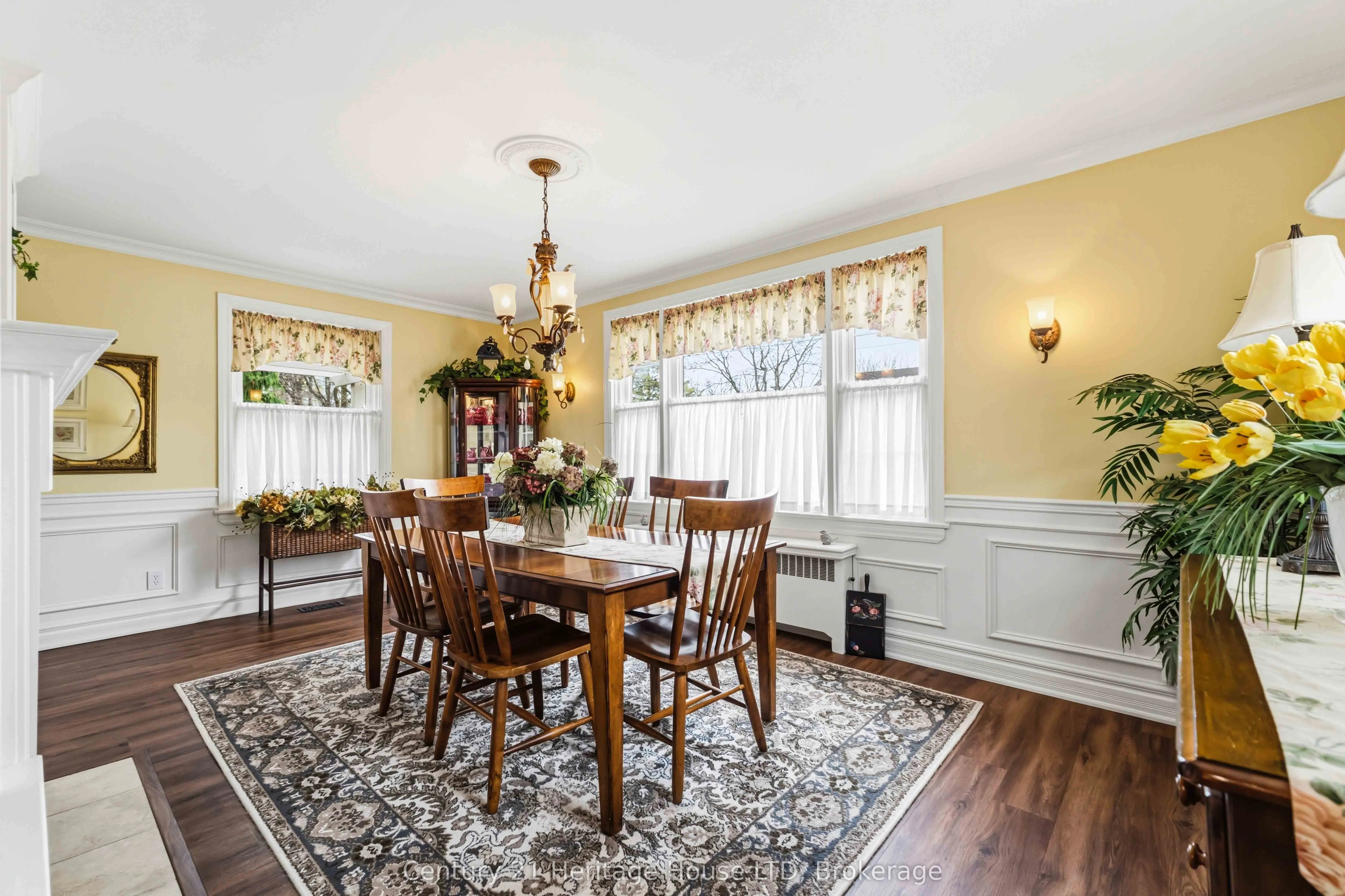 25 GLENVIEW Avenue
