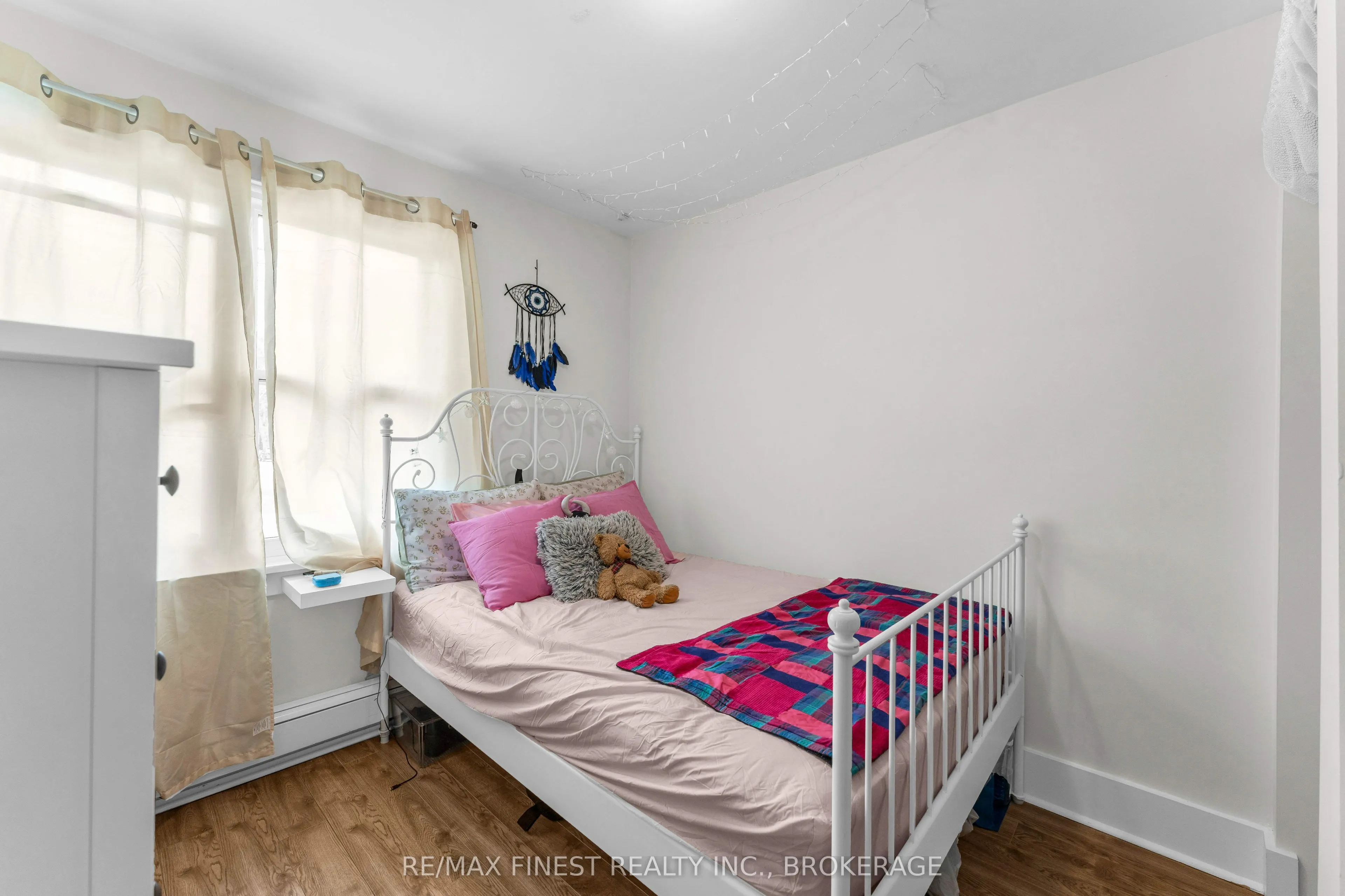 236 COLLINGWOOD Street