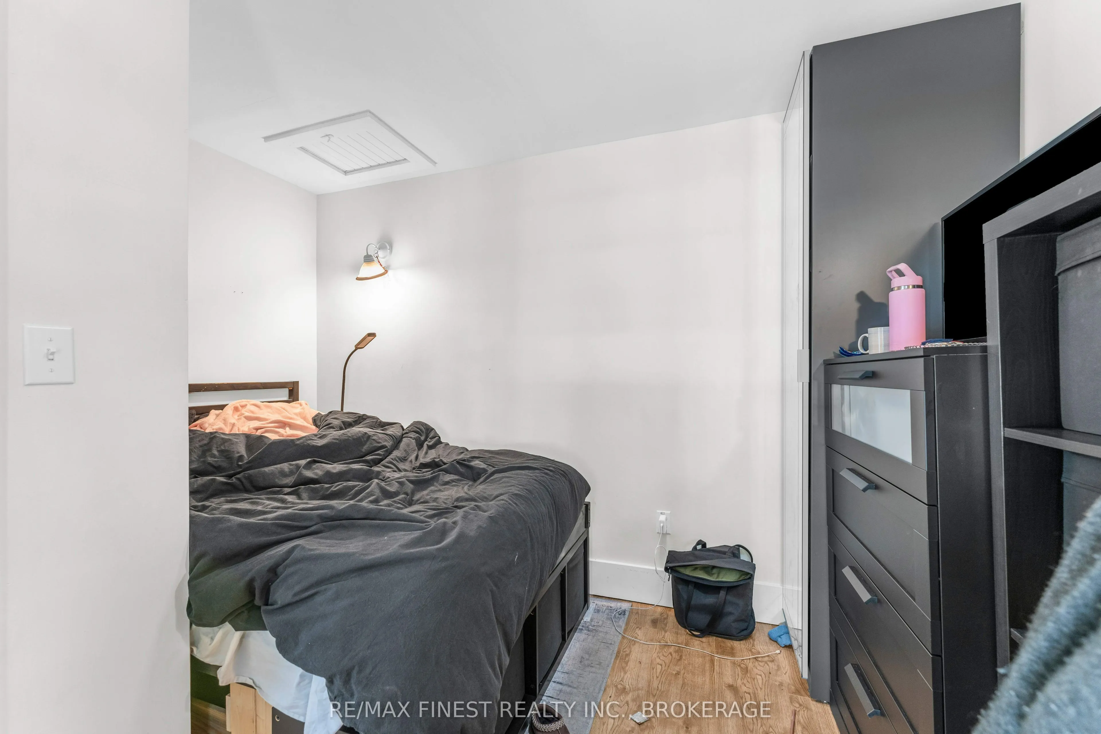 236 COLLINGWOOD Street