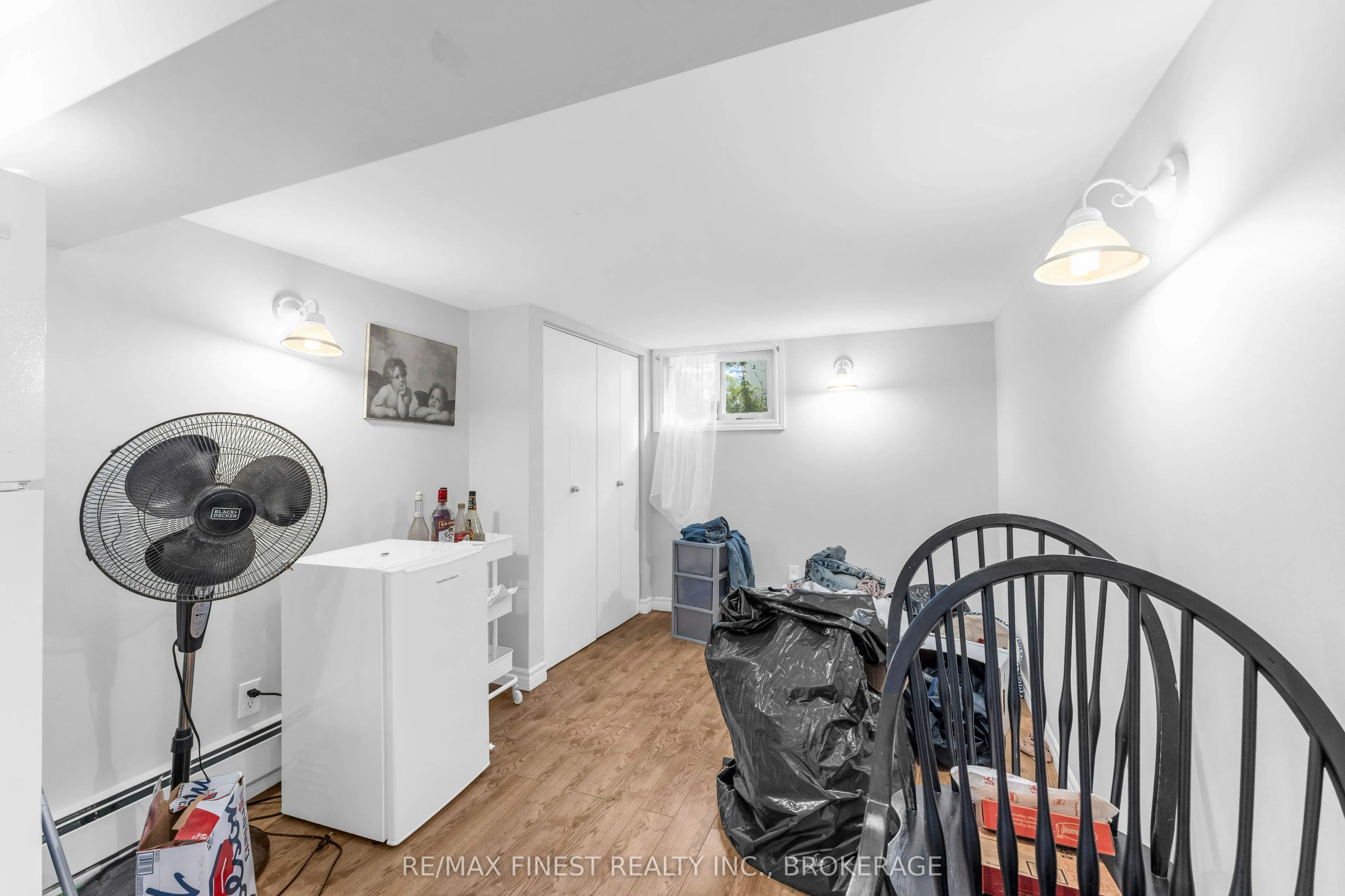 236 COLLINGWOOD Street