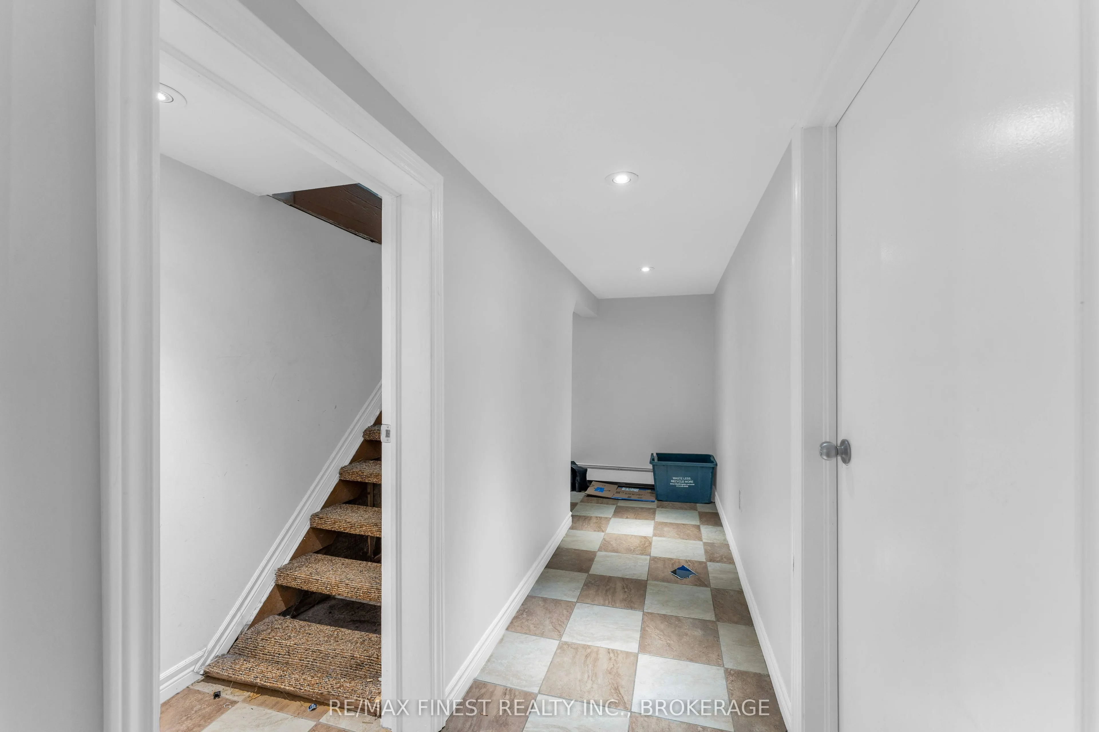 236 COLLINGWOOD Street