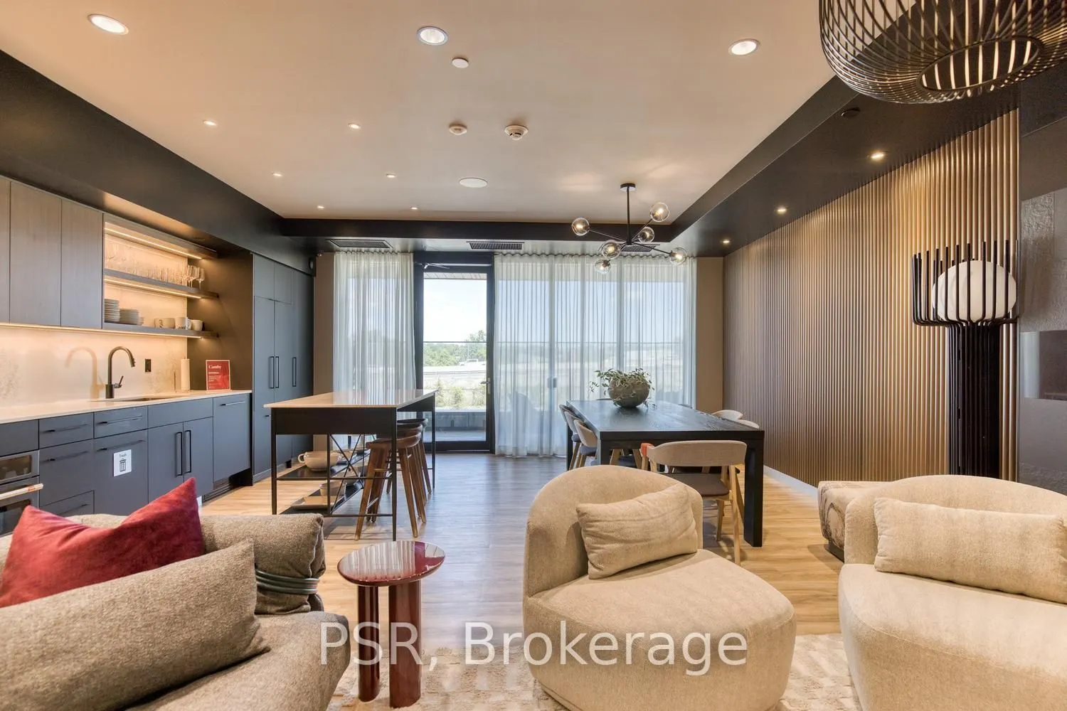 150 Hollywood Court #617