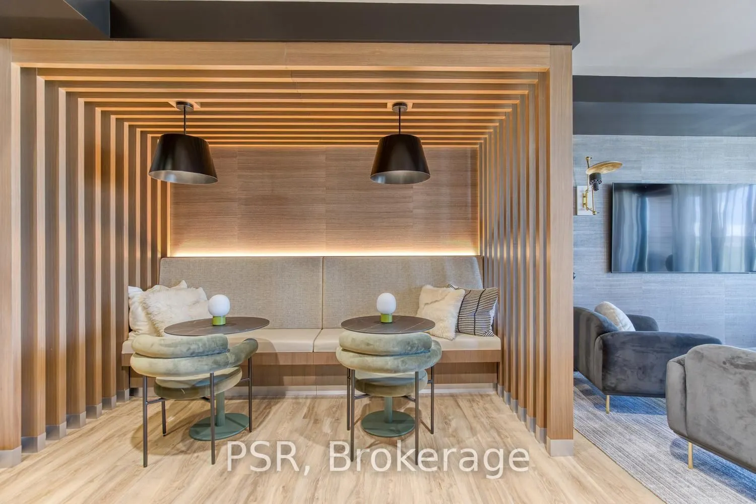150 Hollywood Court #617