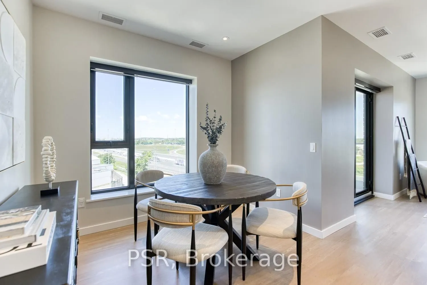 150 Hollywood Court #617