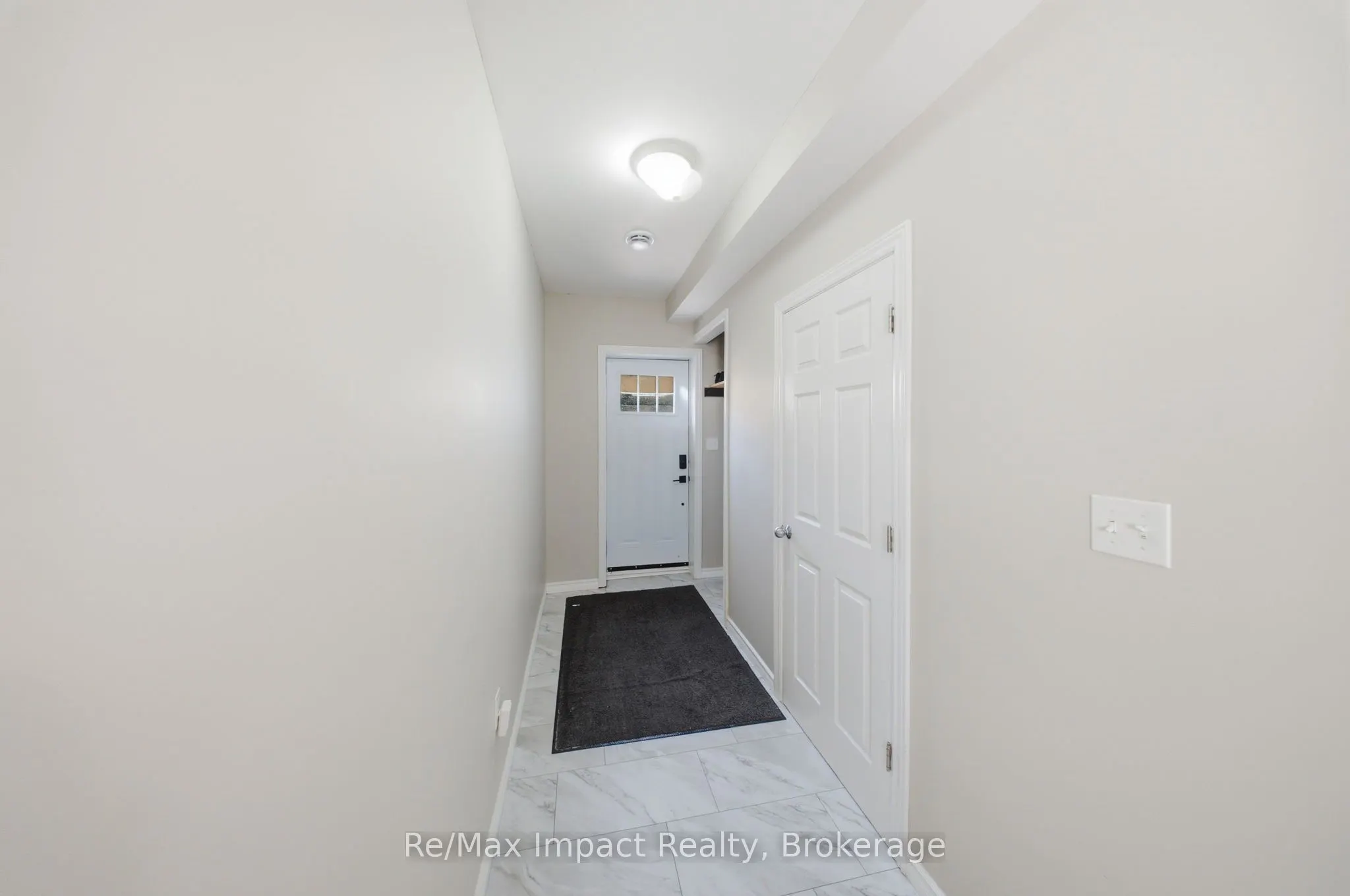 7 University Avenue E