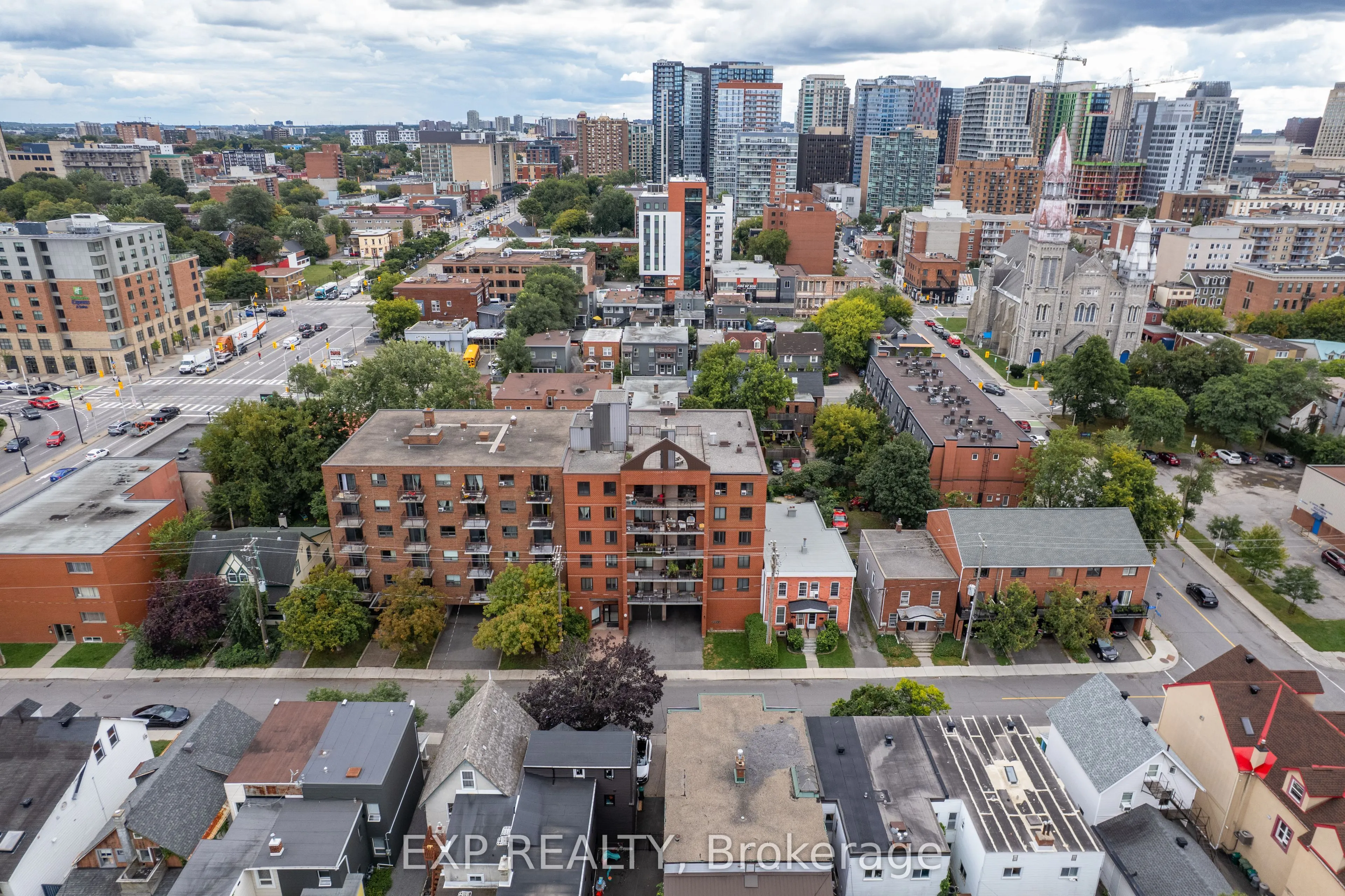 222 Guigues Avenue #401