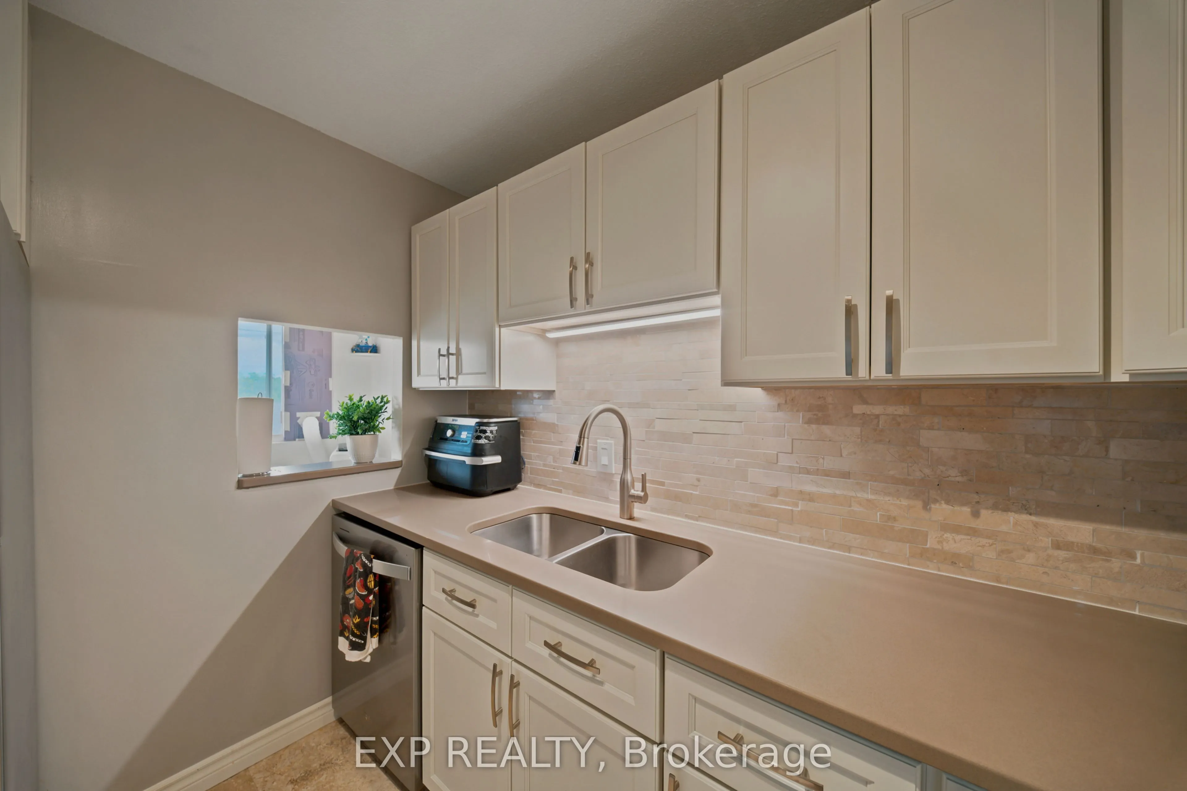 222 Guigues Avenue #401