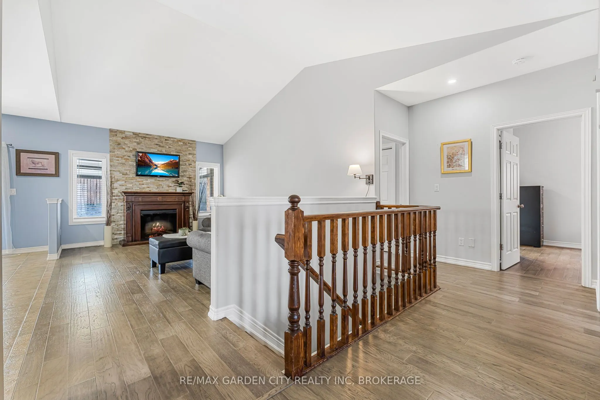 4022 Bush Crescent