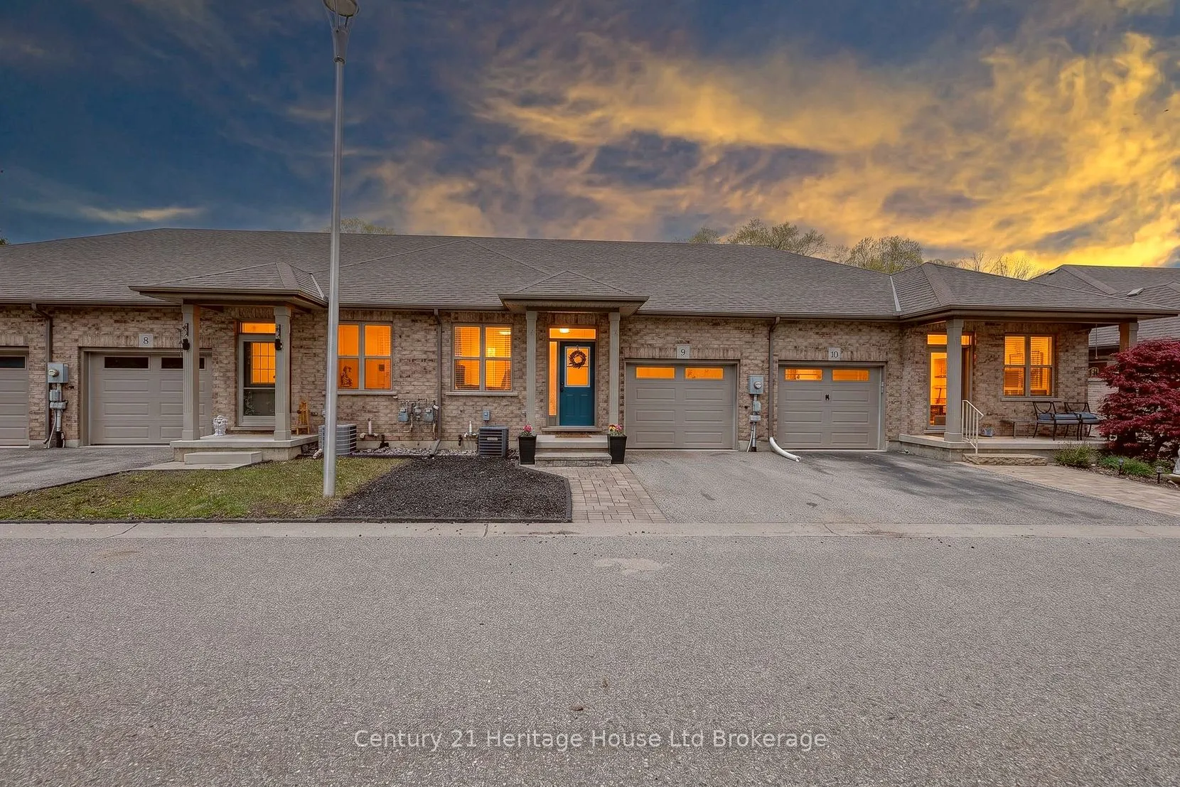 111 King Street E #9