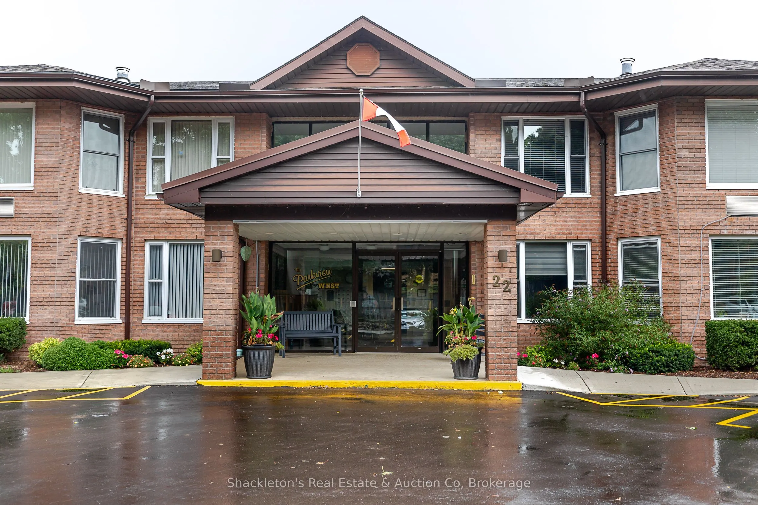 22 St. Andrew Street N #108