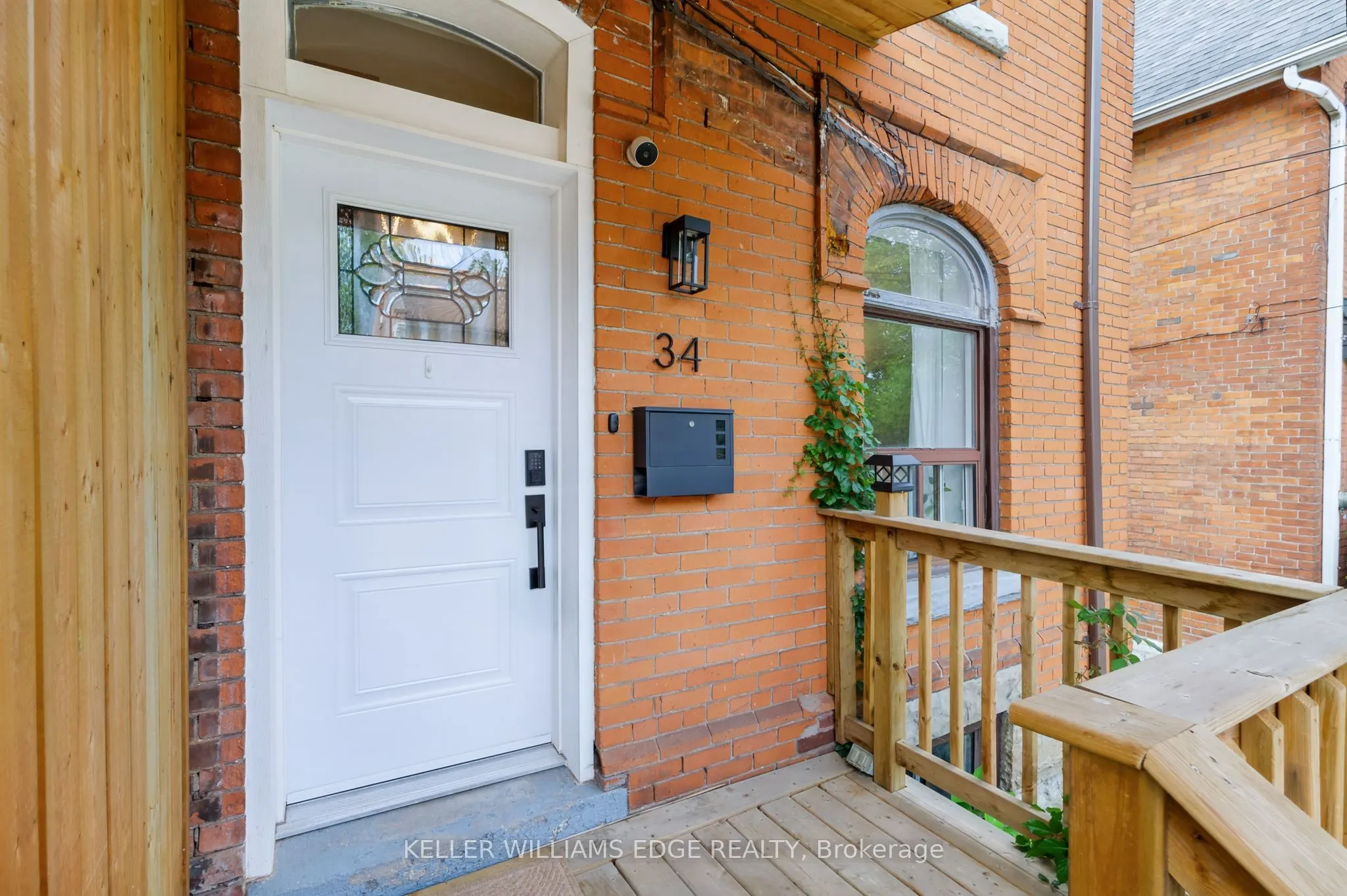 34 Baillie Street
