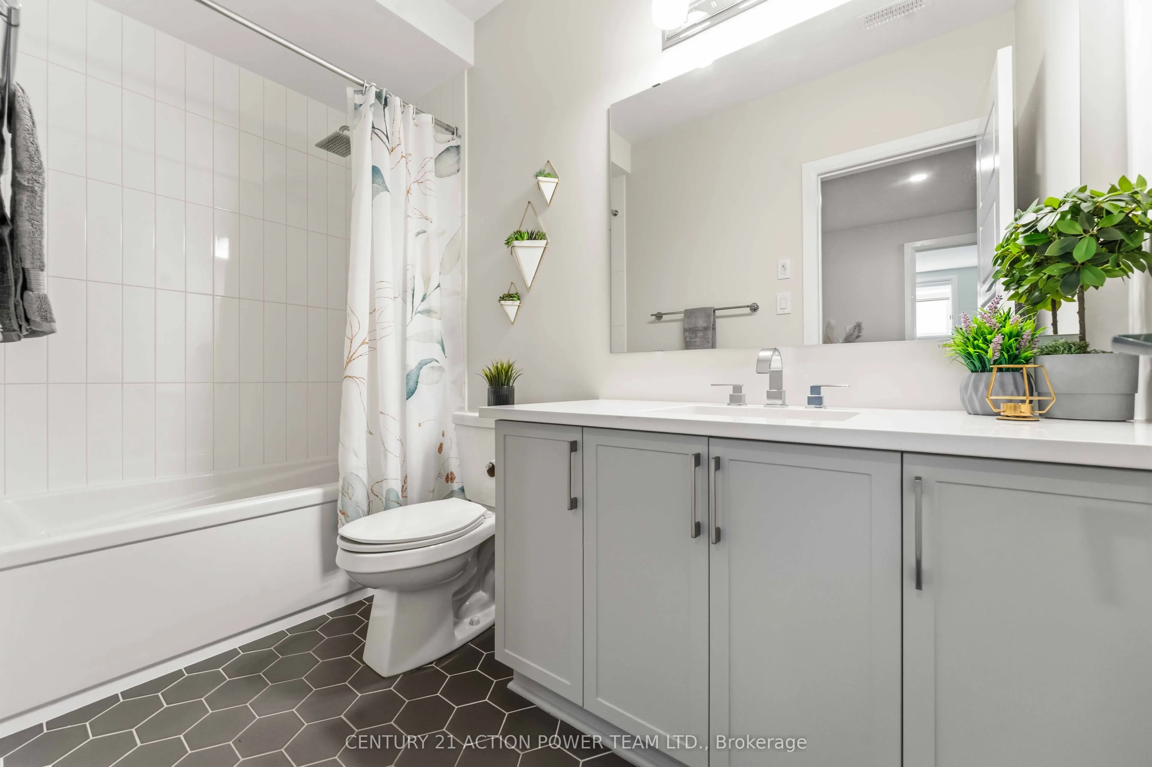644 Moonflower Crescent