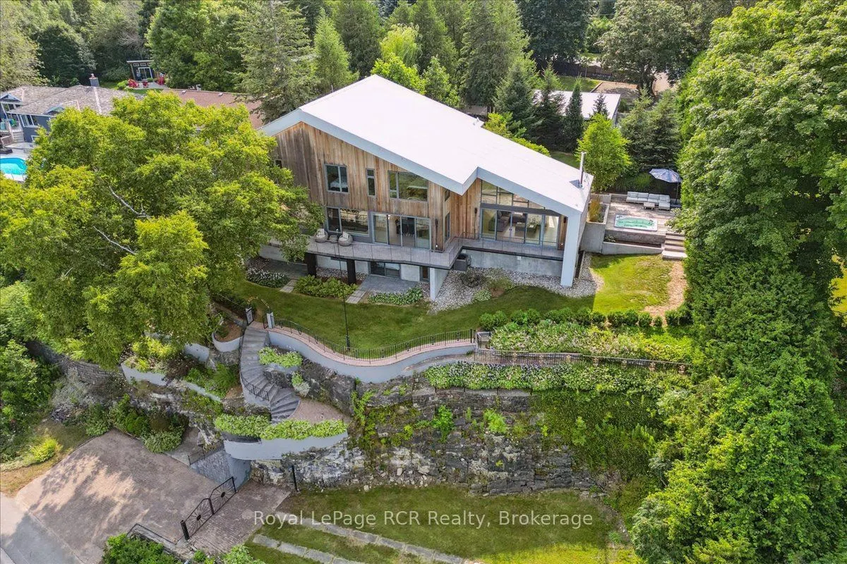 20 Everett Road