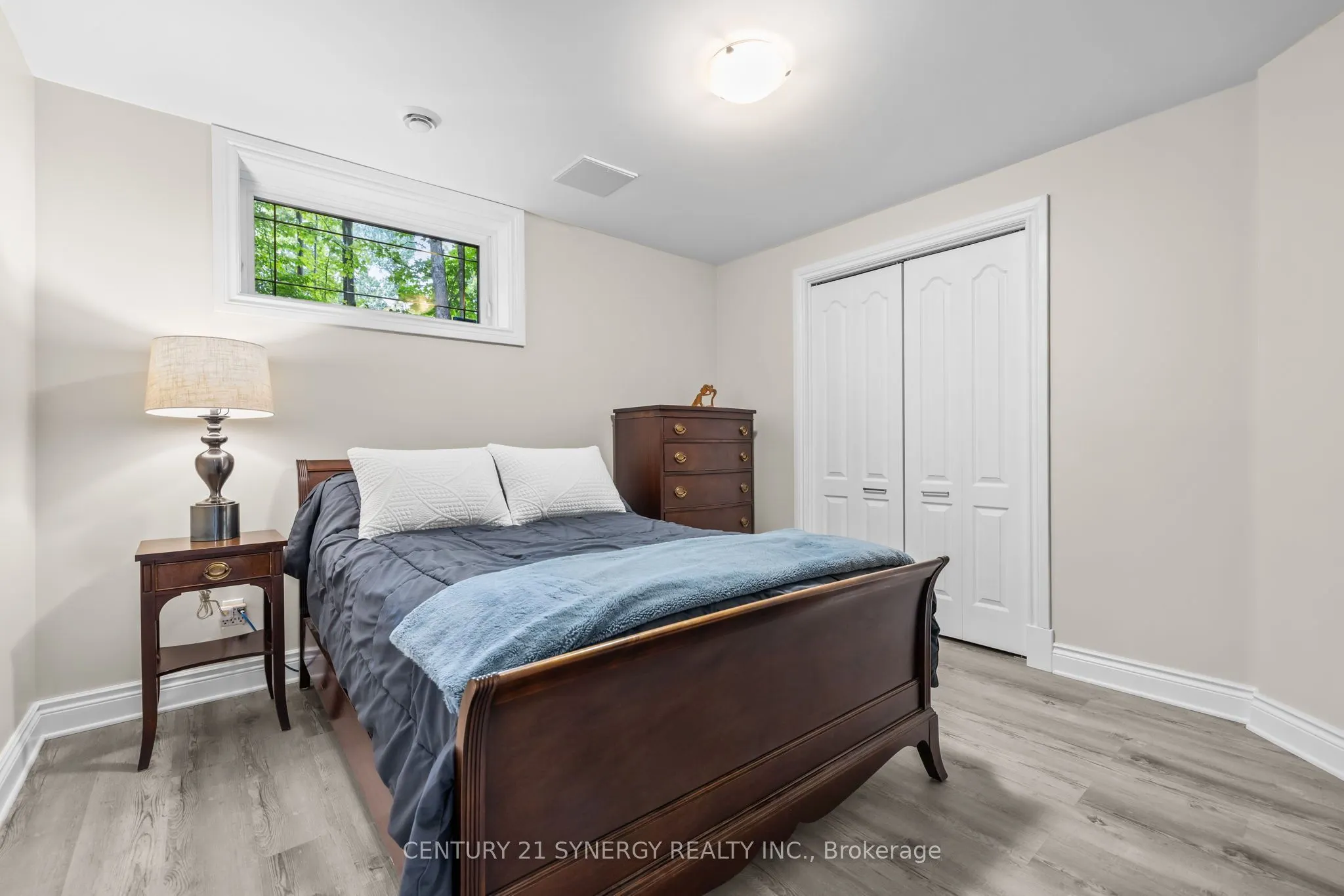 5732 Queenscourt Crescent