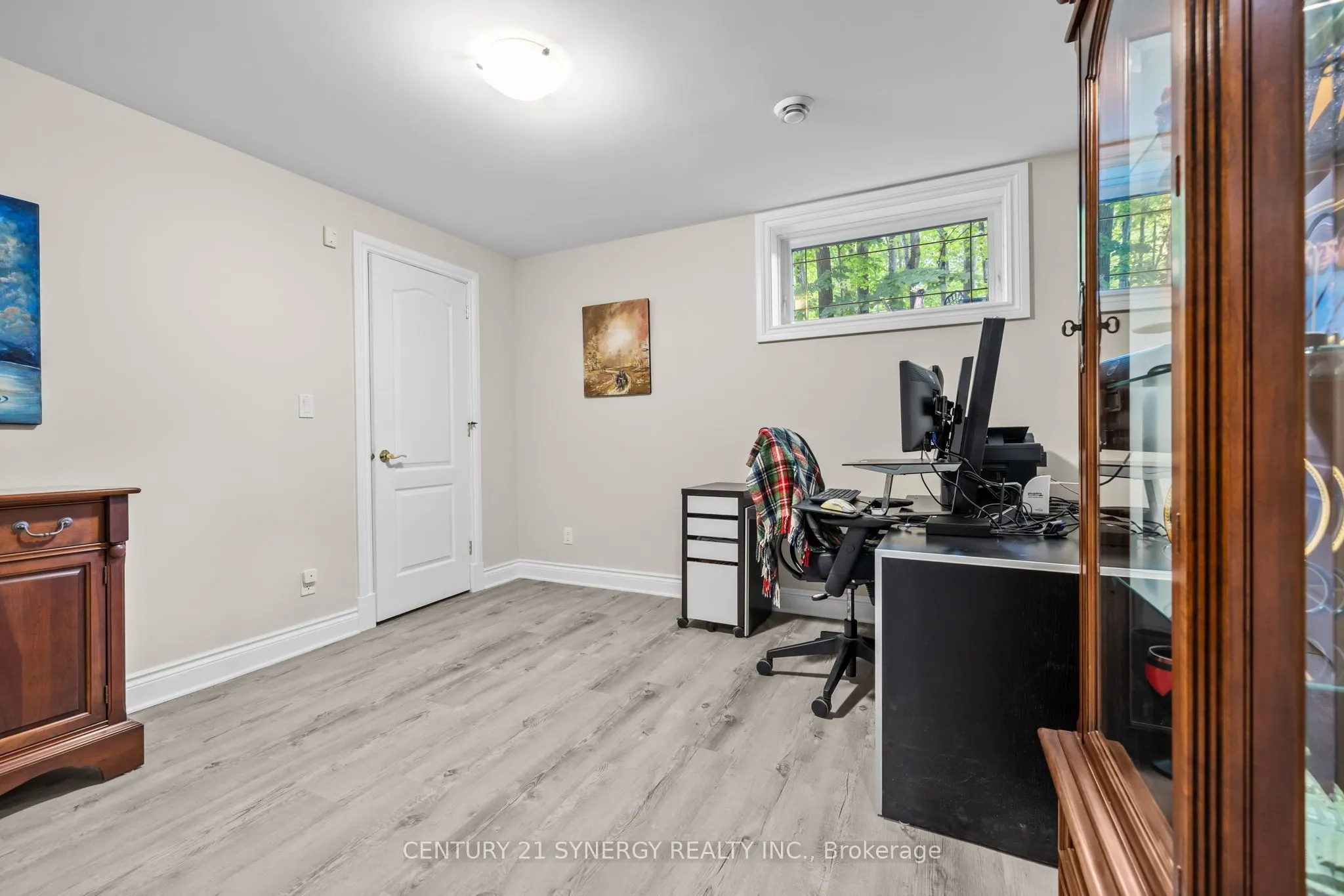 5732 Queenscourt Crescent