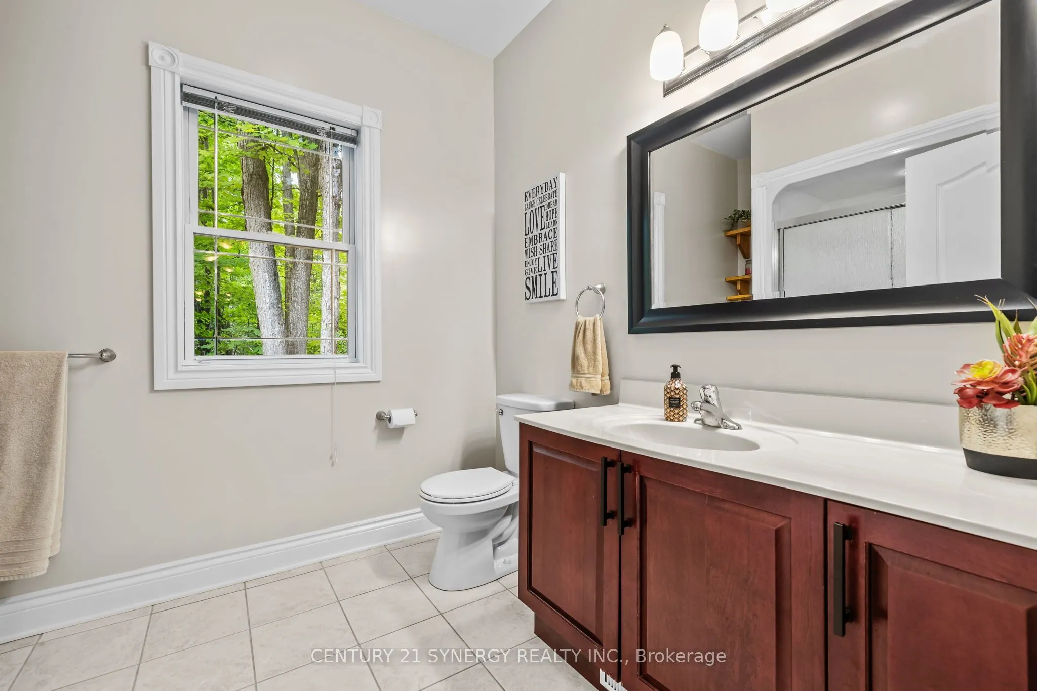 5732 Queenscourt Crescent