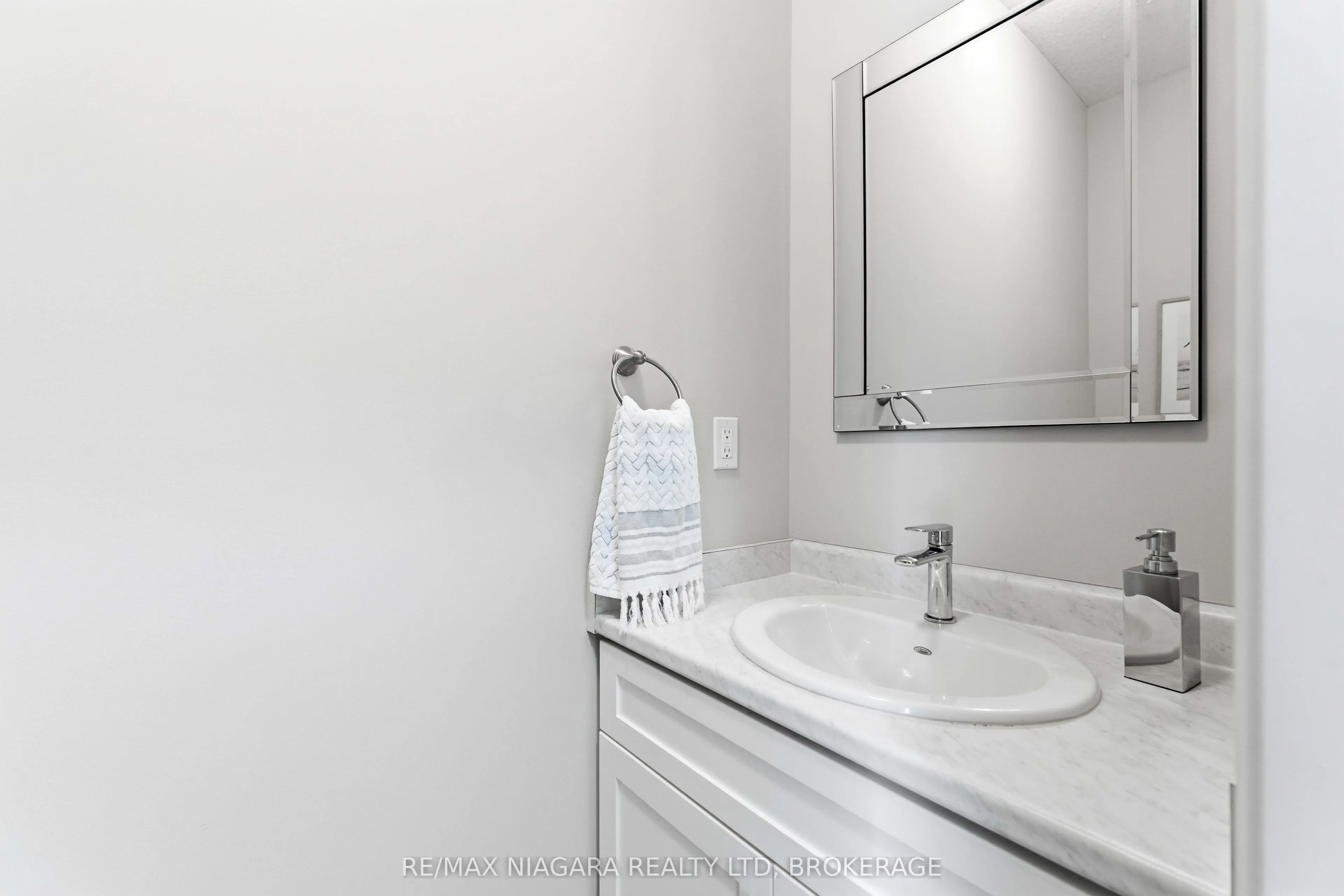 23B Bloomfield Avenue