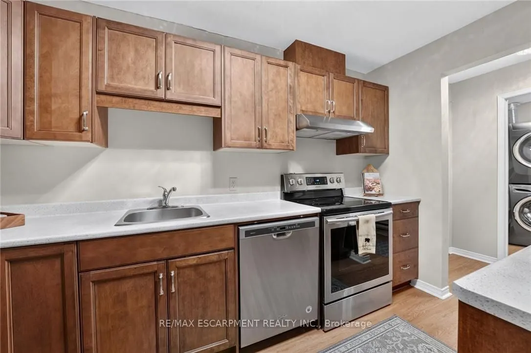 5 Niagara Street #301