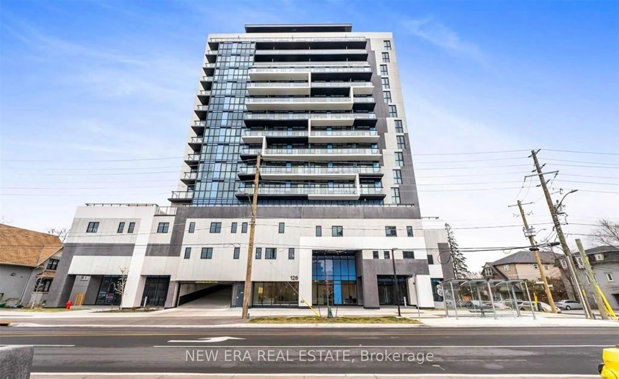 128 King Street N #907