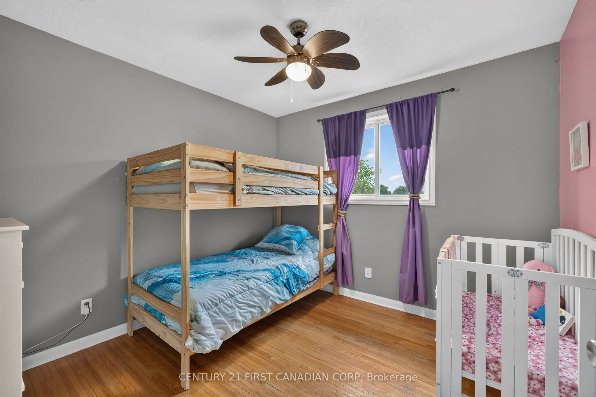 285 Panorama Crescent