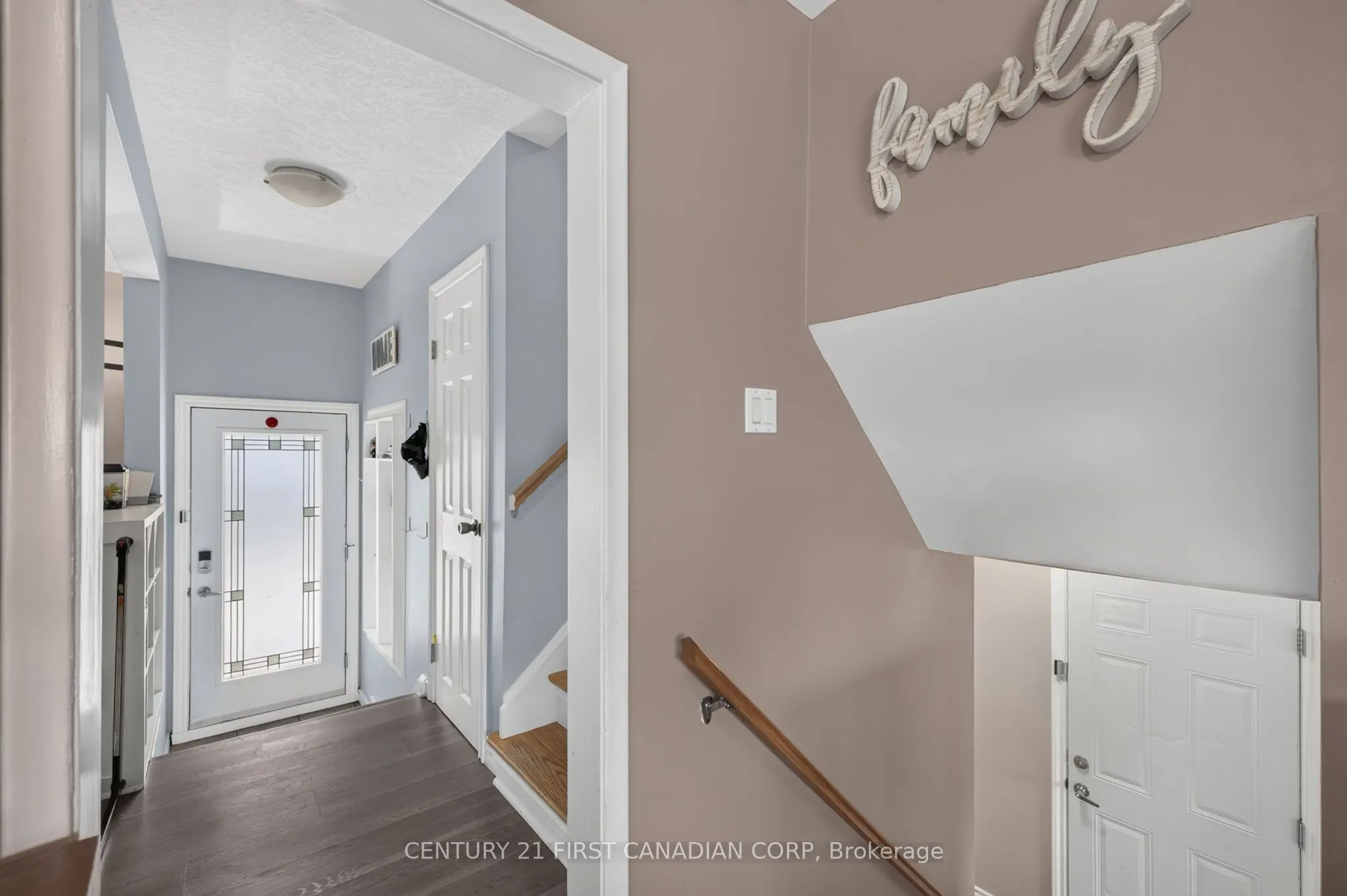 285 Panorama Crescent