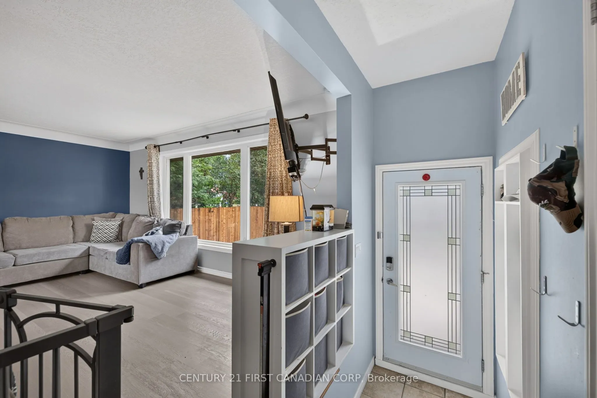 285 Panorama Crescent