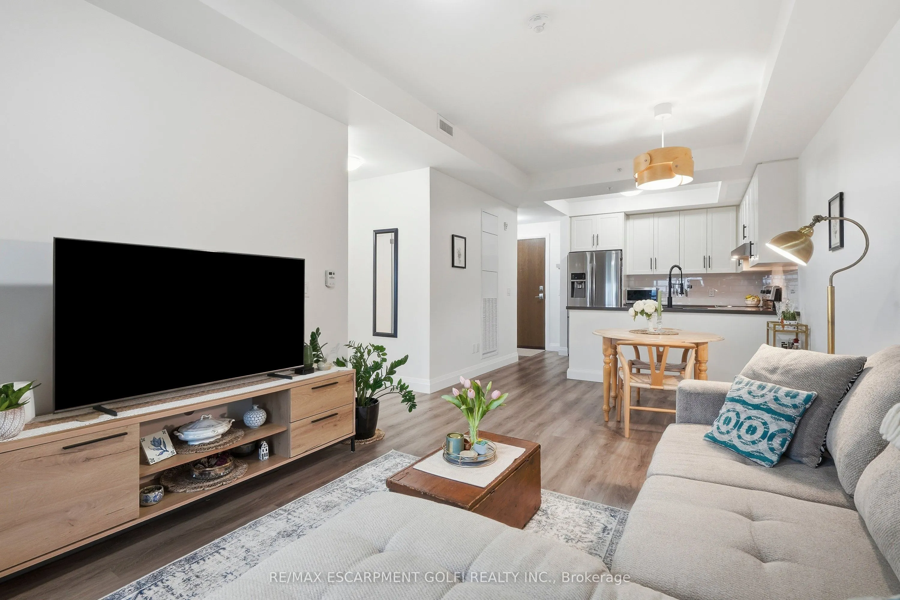 30 Hamilton Street S #501