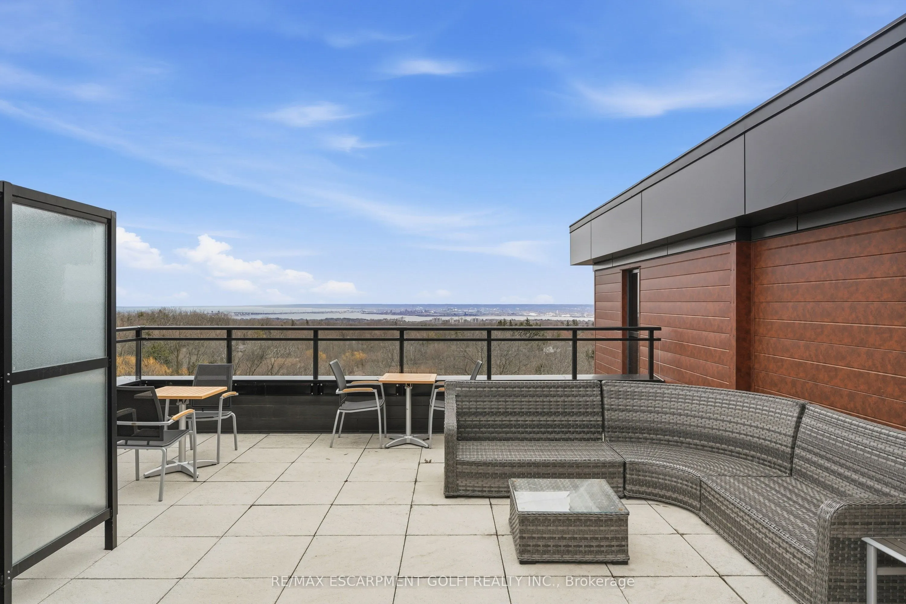 30 Hamilton Street S #501