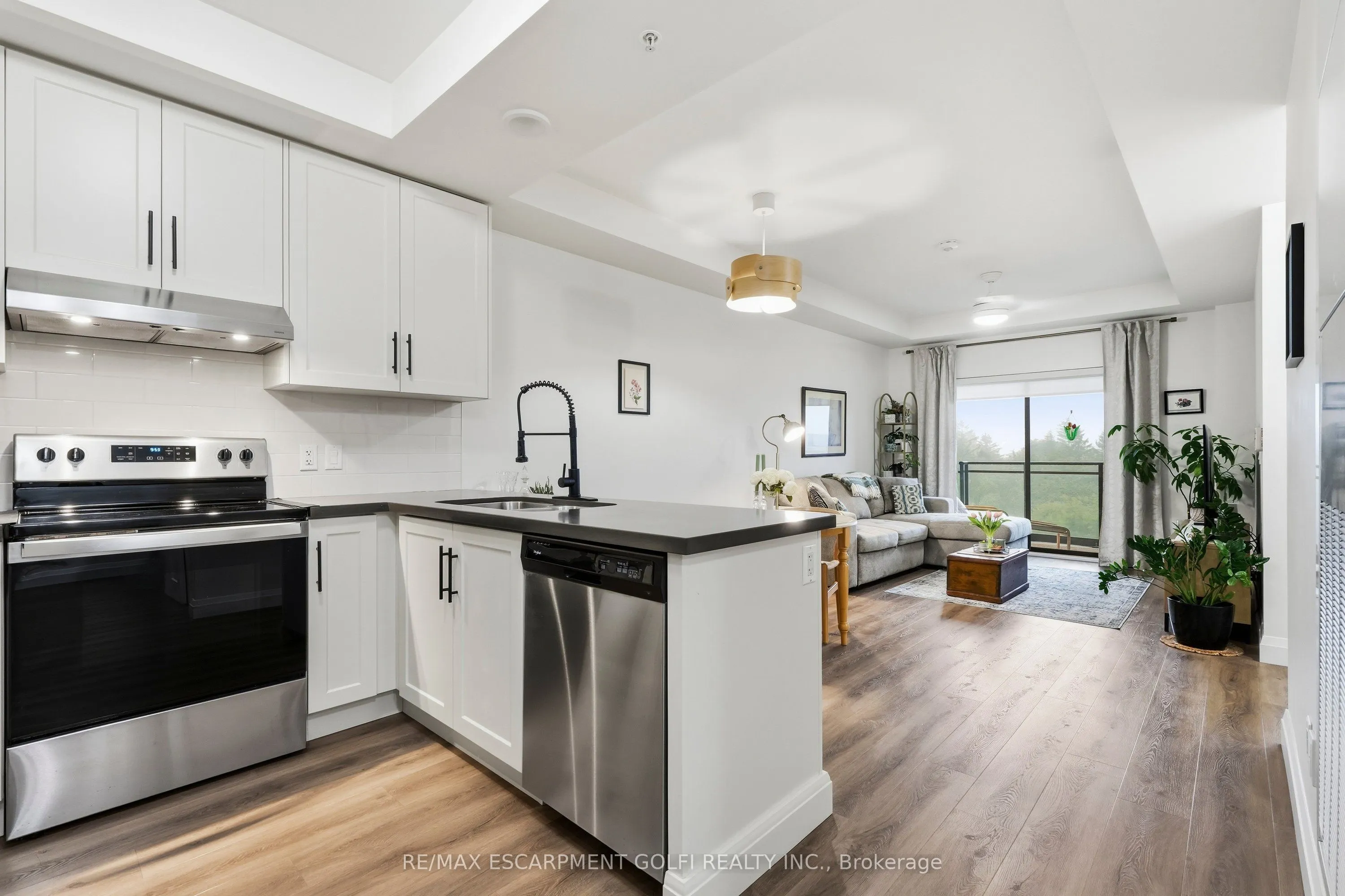 30 Hamilton Street S #501