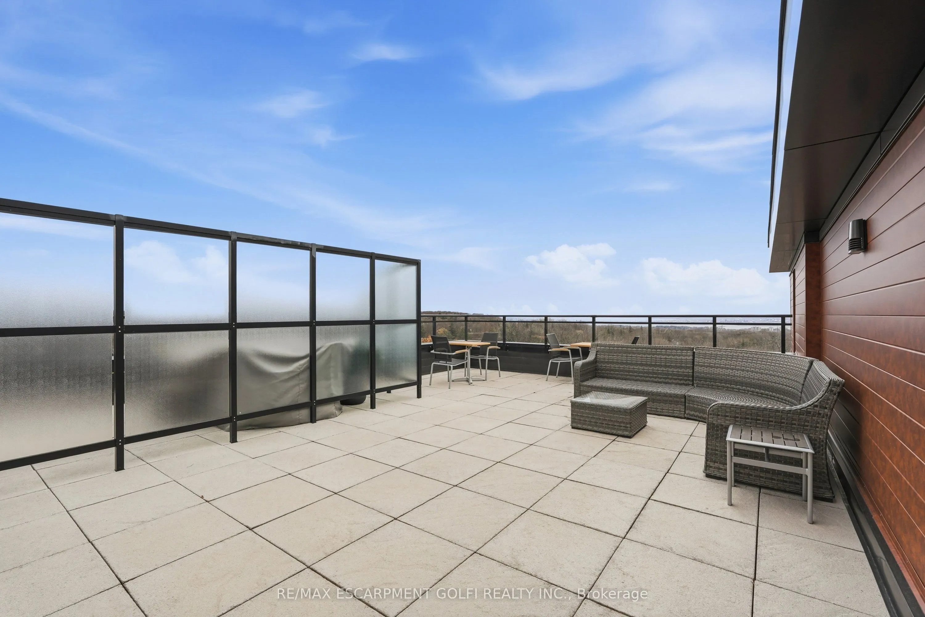 30 Hamilton Street S #501