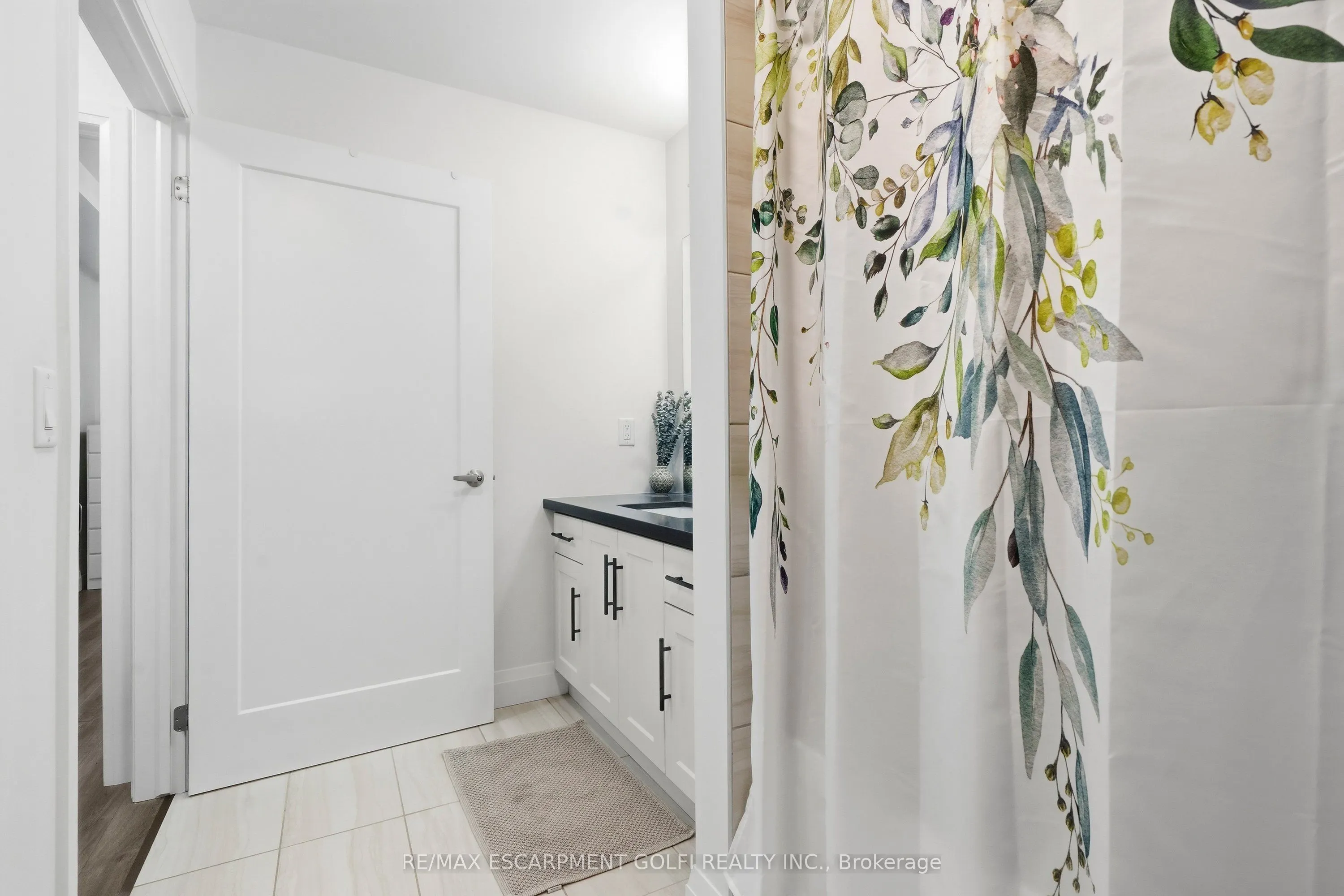 30 Hamilton Street S #501