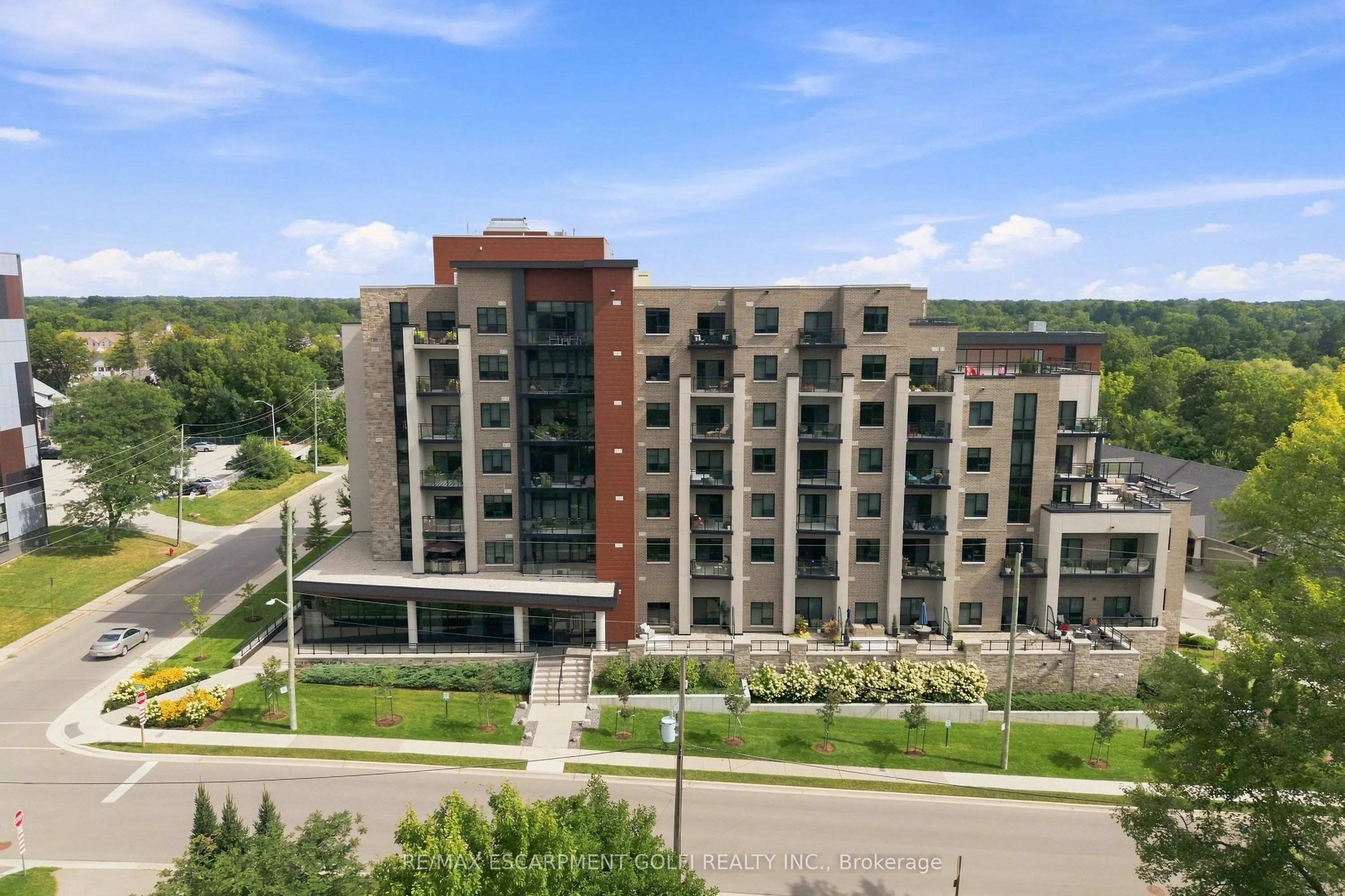 30 Hamilton Street S #501