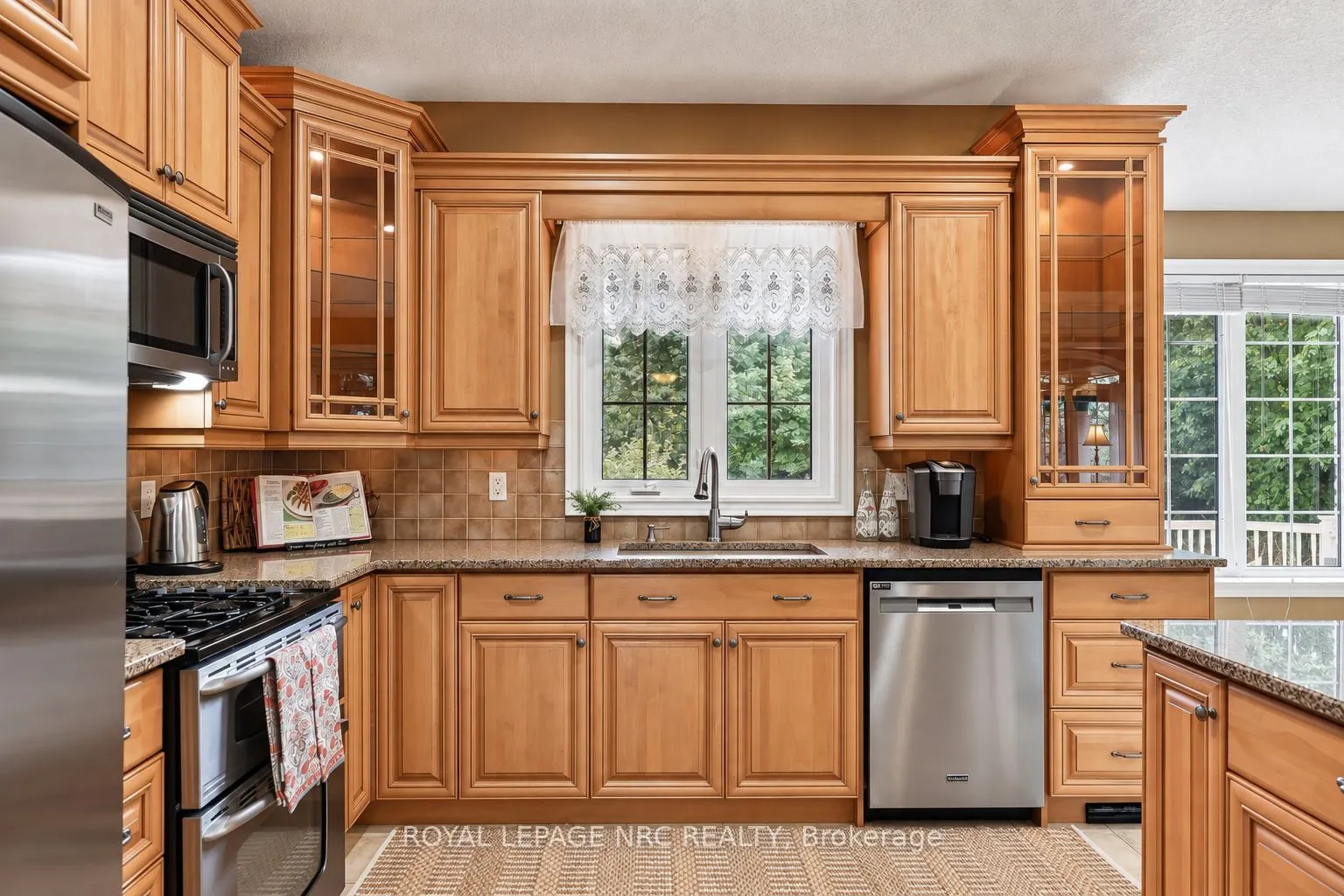 400 Lakeview Drive